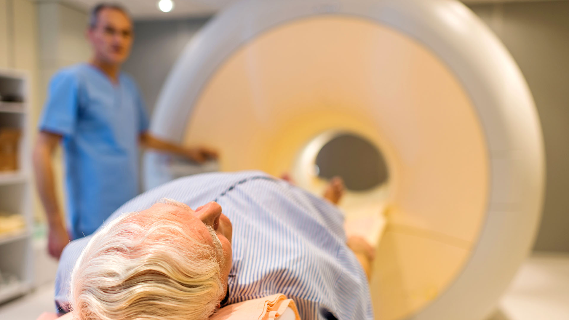 La Resonancia magnética antes de una biopsia en un paciente con sospecha de cáncer ha reducido la detección de cánceres de bajo nivel de agresividad en un 50%  (Getty)