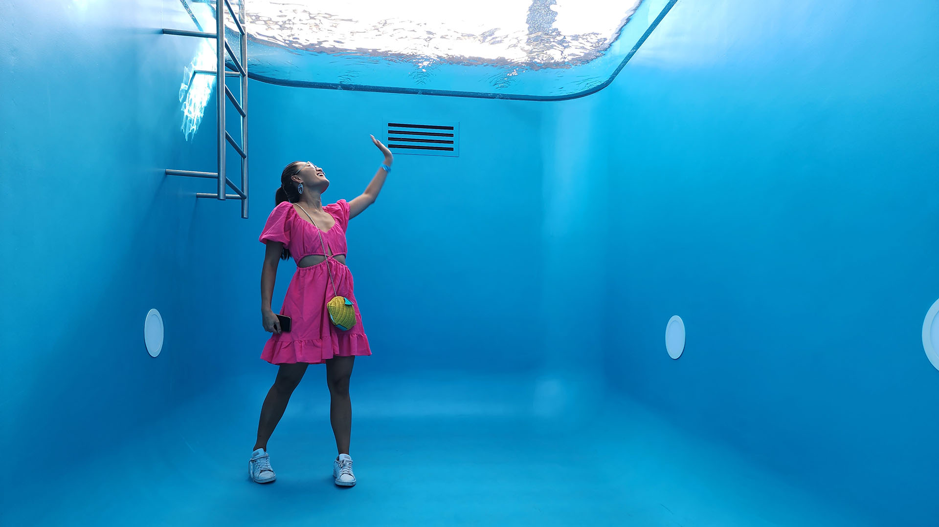 "Swimming Pool", de Leandro Erlich, estará hasta septiembre de 2023 en el PAMM. (@nachomartinfilms)