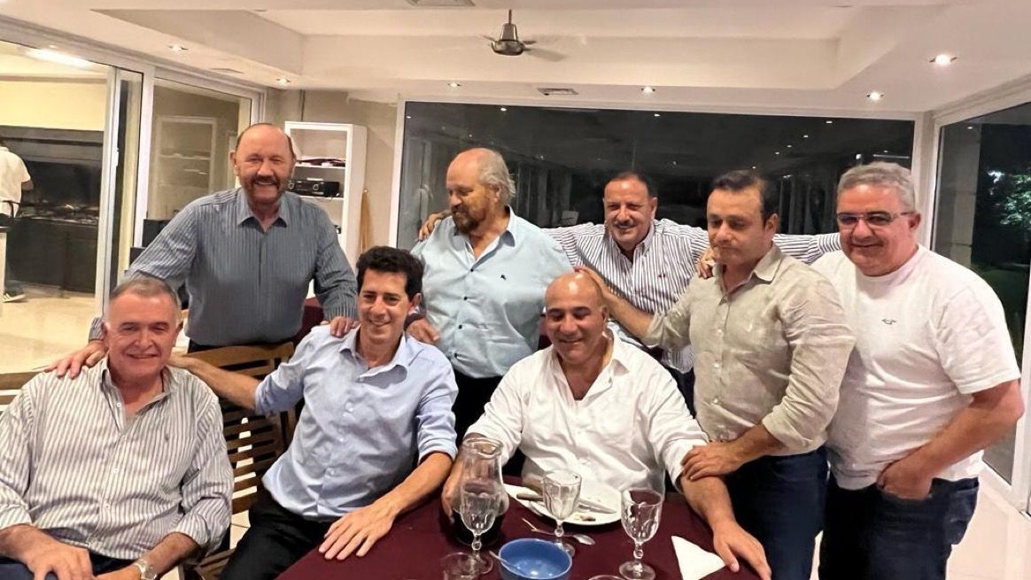 Manzur reasumió acompañado por Wado de Pedro, cinco gobernadores y dos barones del conurbano bonaerense.