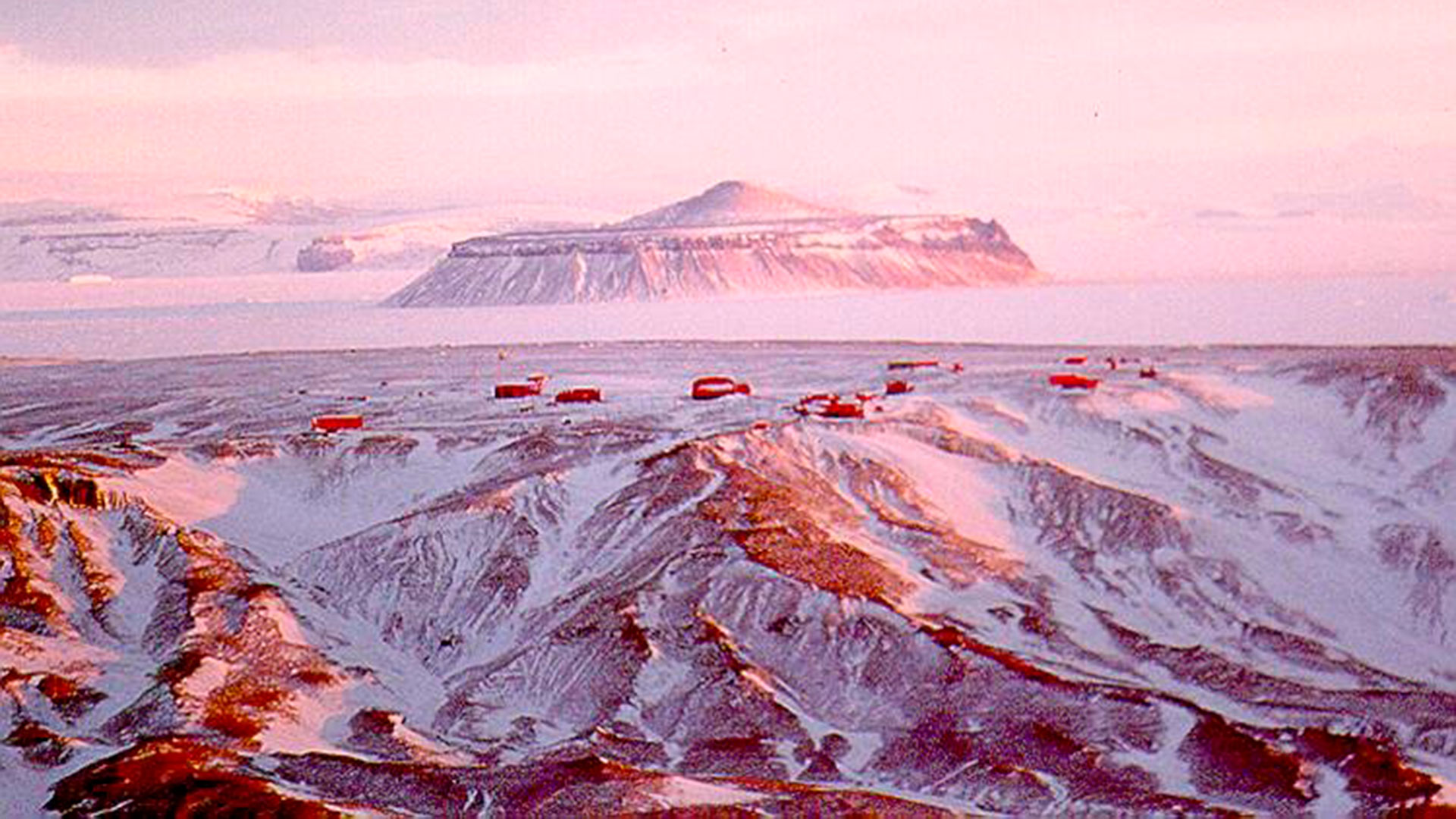 La Antártida posee un gran valor como "laboratorio natural" para la investigación científica en áreas relacionadas al cambio climático, la contaminación o la preservación de los recursos naturales  