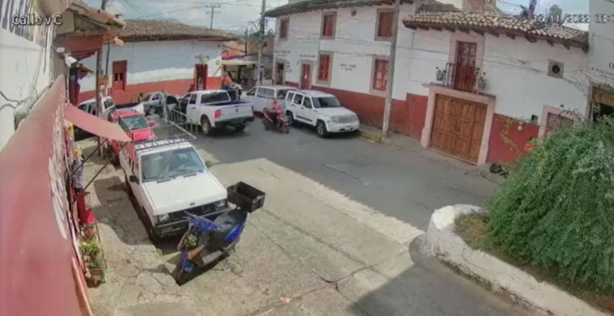 Secuestro de dos jóvenes en Pátzcuaro, Michoacán (captura de pantalla)