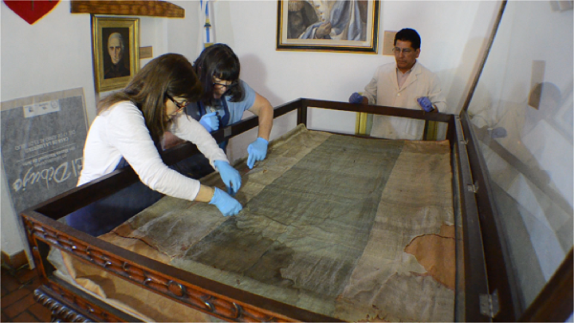 La bandera de Belgrano, escondida en una iglesia de Sucre, en restauración (Foto: Consulado de Bolivia)