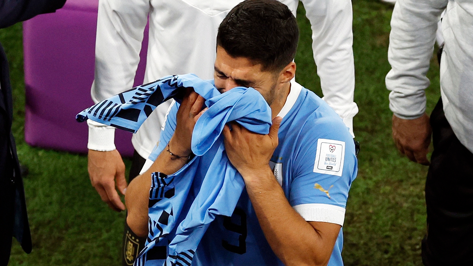 El desconsolado llanto de Luis Suárez tras la eliminación de Uruguay del Mundial Qatar 2022 