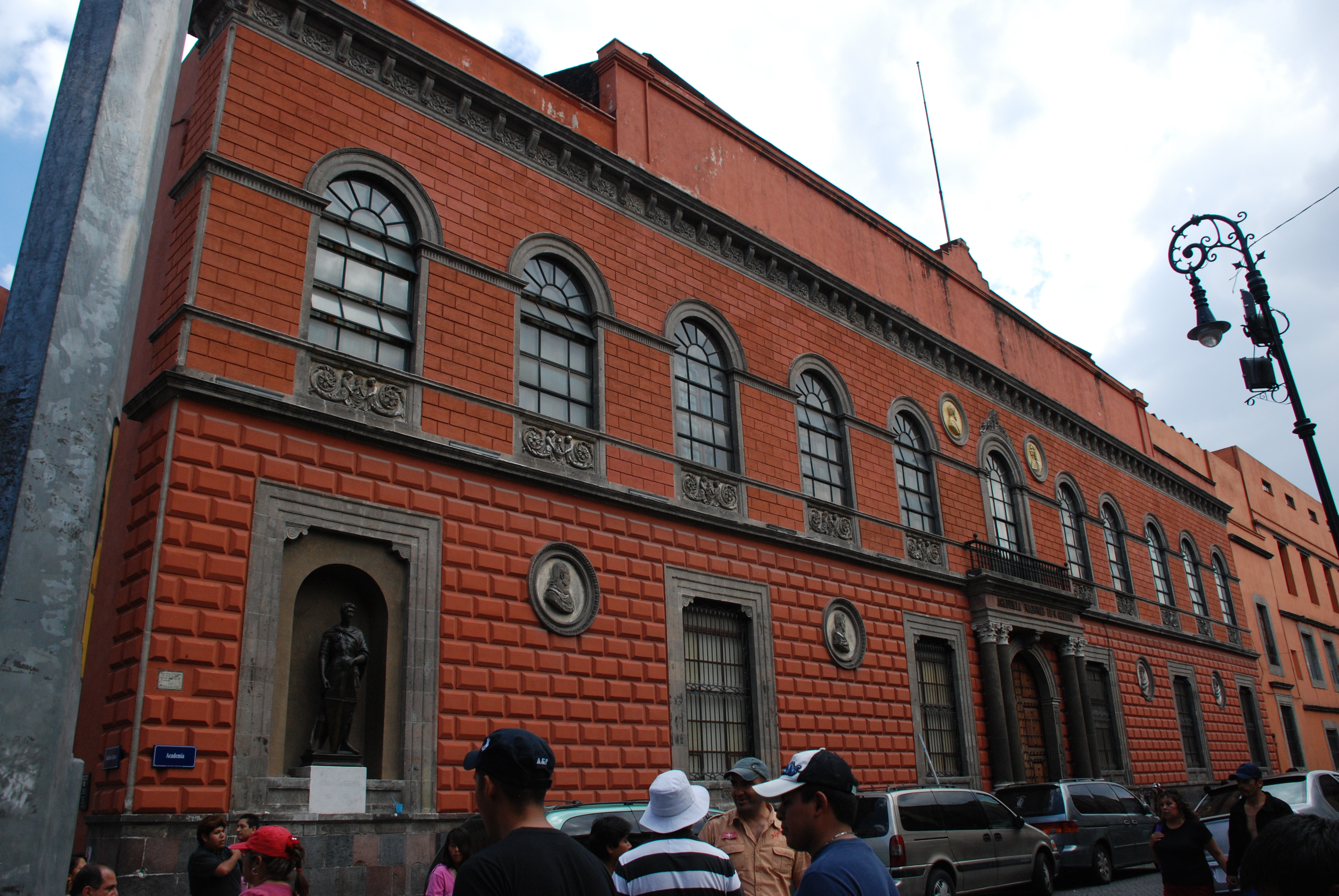 La app de la UNAM cuenta con recreaciones virtuales de espacios como la Antigua Academia de San Carlos (Archivo)
