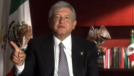 AMLO criticized Calderón for wanting "militarize the country" (Photo: screenshot / YouTube Regeneration TV)