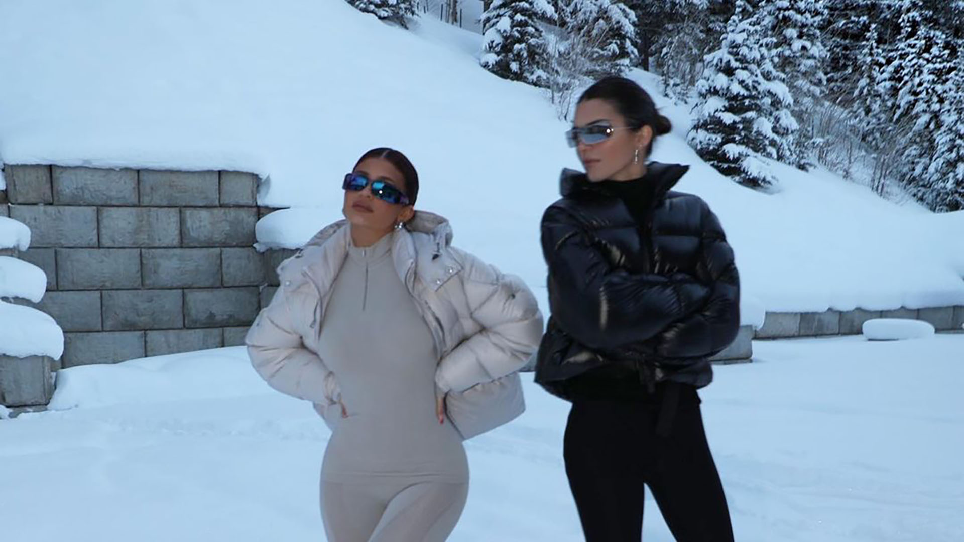 La escapada de las hermanas Jenner a la nieve (@kyliejenner)