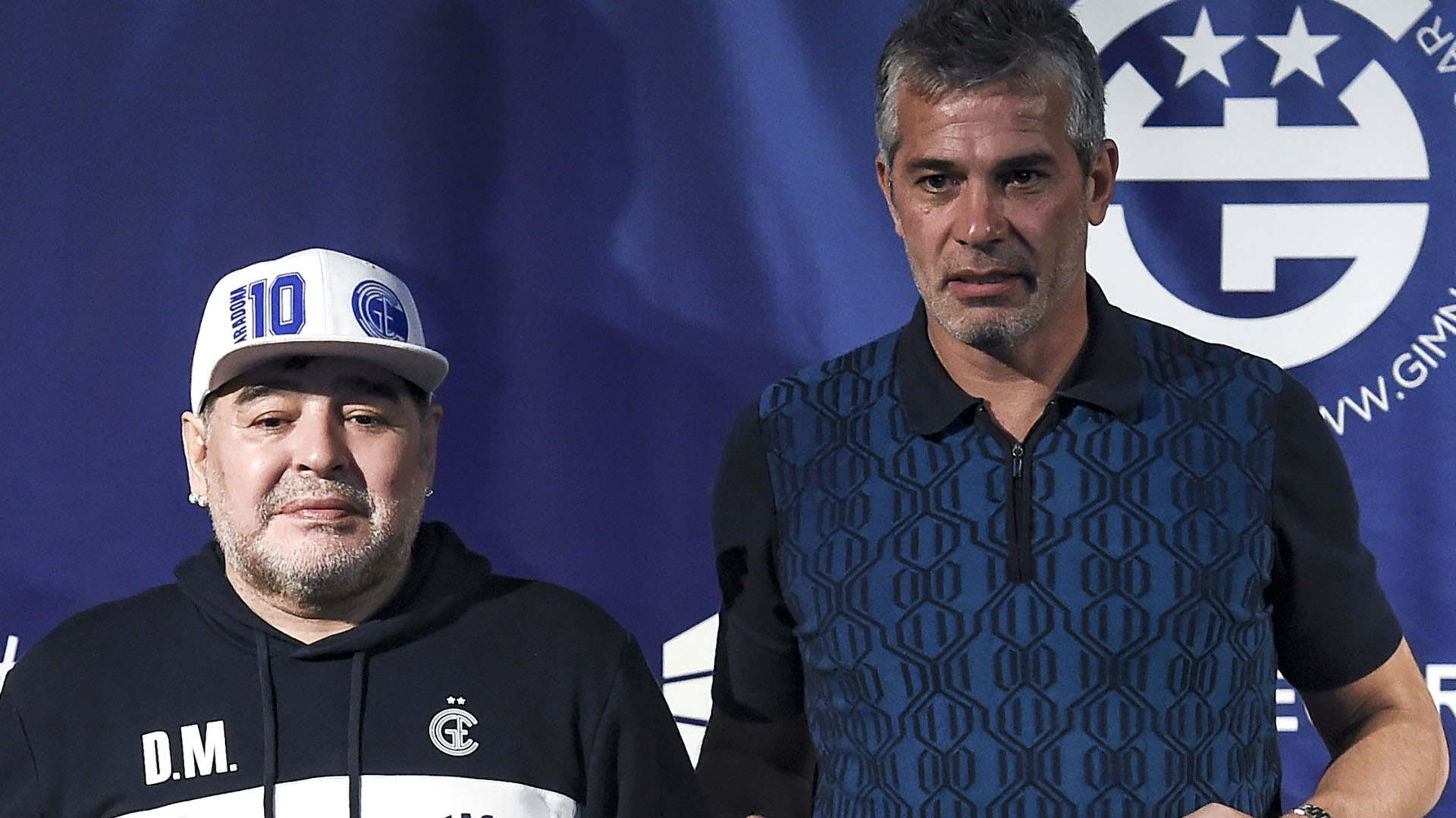 En septiembre de 2019, cuando Diego Maradona era el técnico de Gimnasia y Pellegrino ya era presidente del Lobo (Foto: Marcelo Endelli/Getty Images)