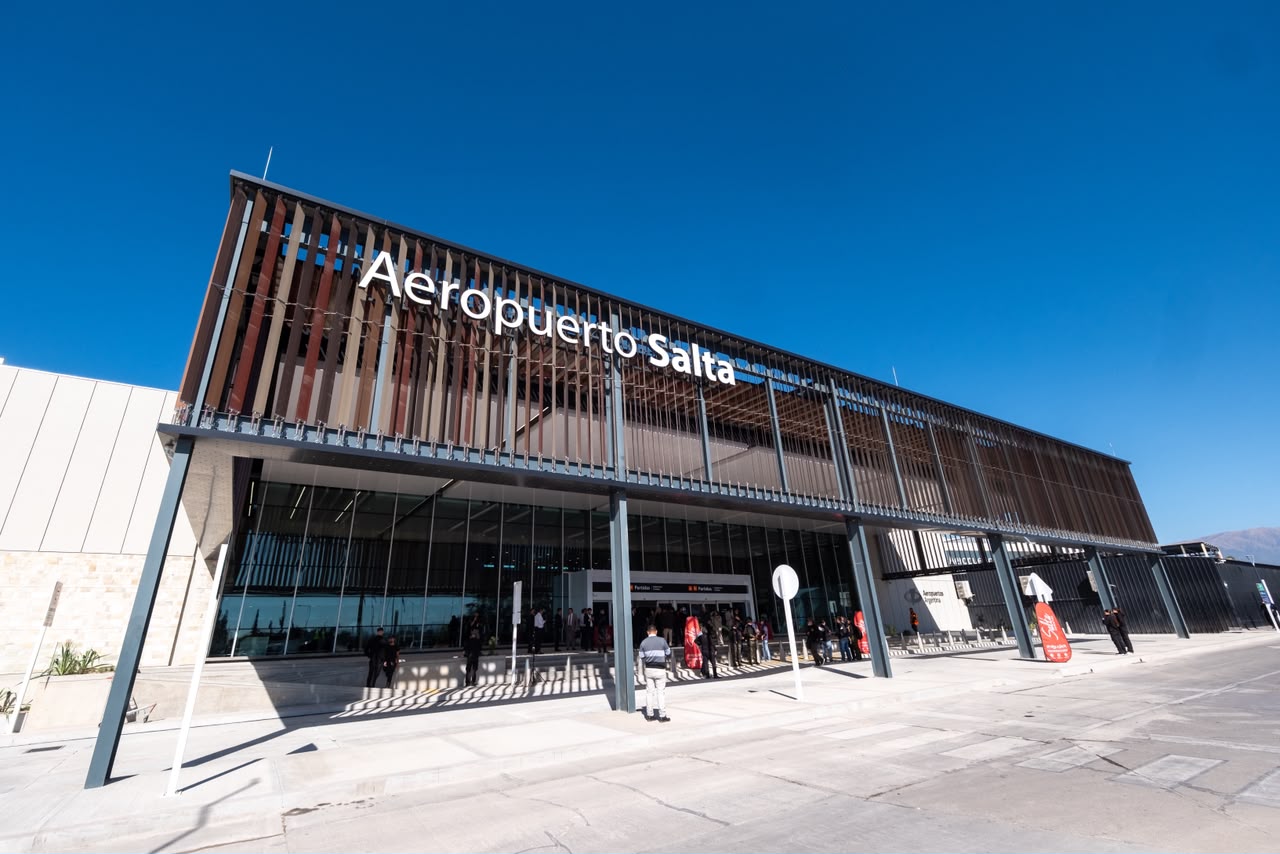 Aeropuertos Argentina inaugur&oacute; una nueva terminal a&eacute;rea en Salta en base a un plan de inversiones por USD 110 millones