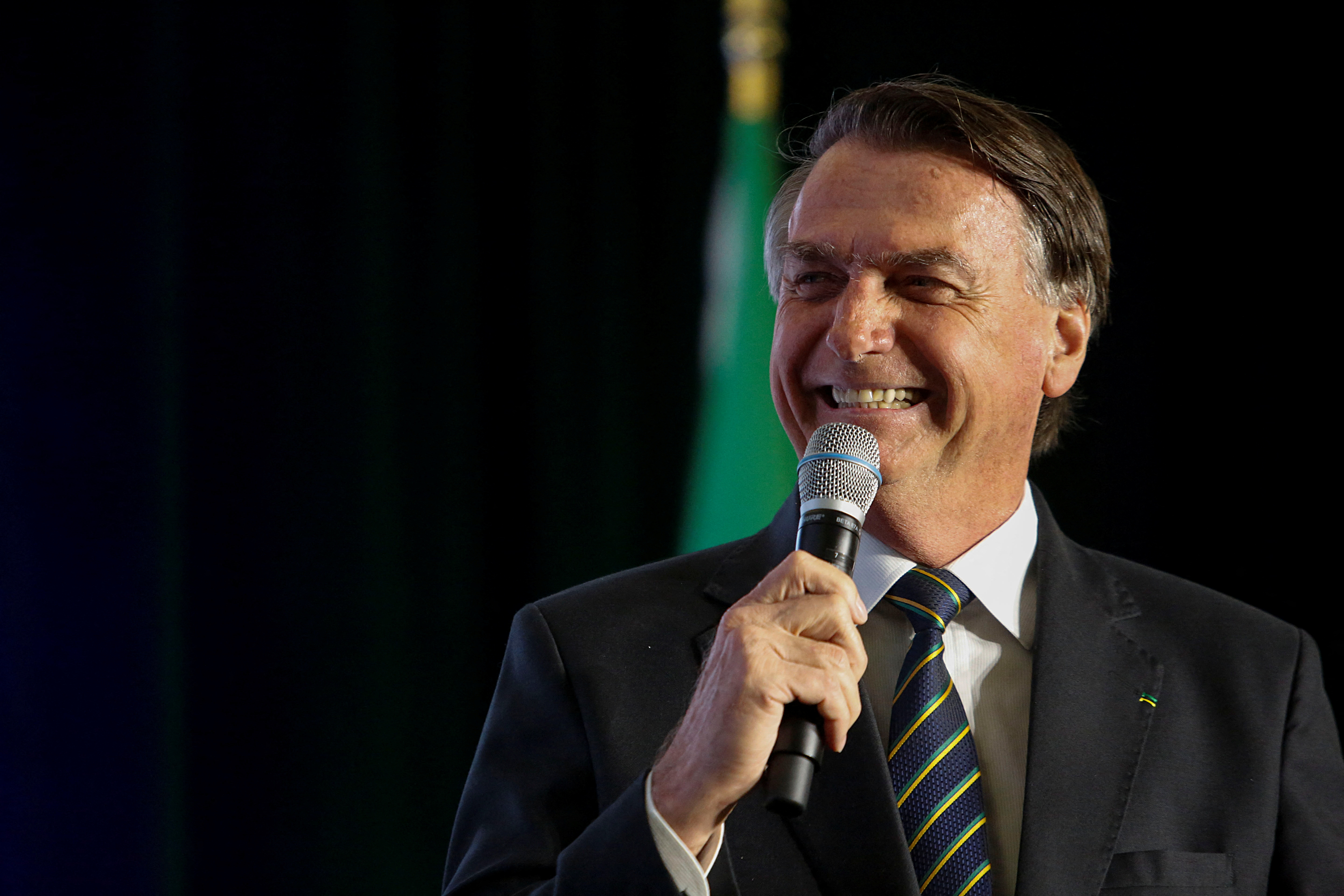 Bolsonaro participó en el evento “Power of the People” organizado por el grupo conservador Turning Point USA  (TPUSA) en un club de golf perteneciente al consorcio empresarial de Donald Trump, ex presidente de EEUU. (REUTERS)