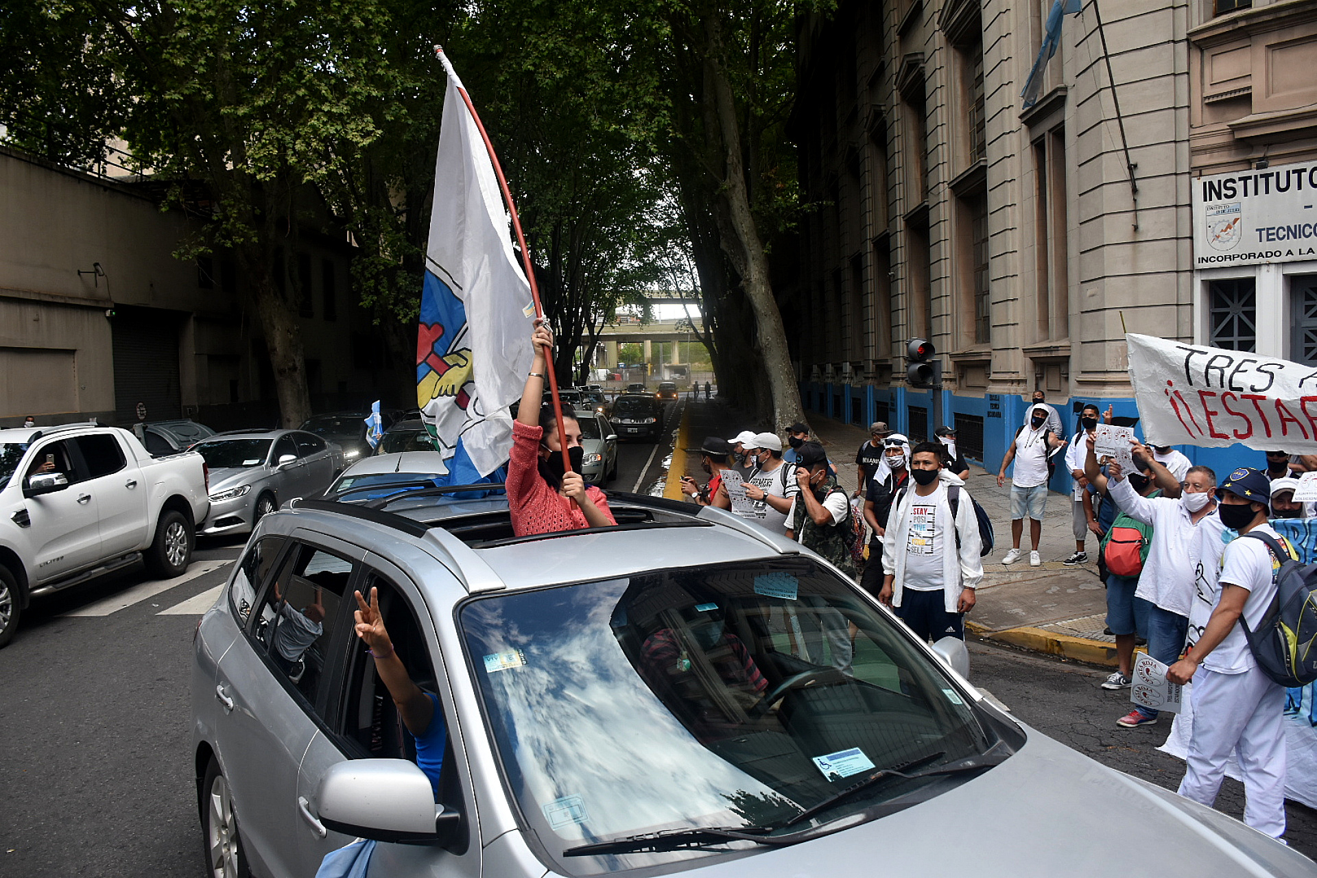 Miles de autos ocuparon el centro porteño (Foto: Nicolás Stulberg)
