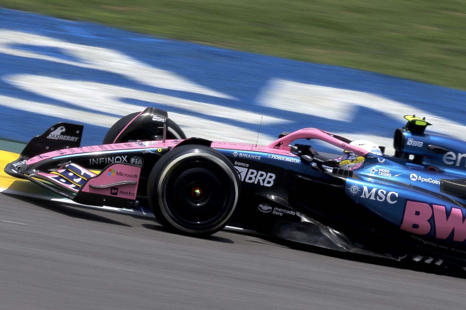 “Era una persona muy tóxica”: una amiga de la estudiante que cayó de un balcón en San Telmo apuntó contra el ex novio 