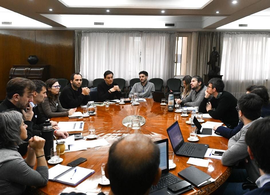 Batakis tuvo este sábado la primera reunión de su equipo, en el Ministerio de Hacienda