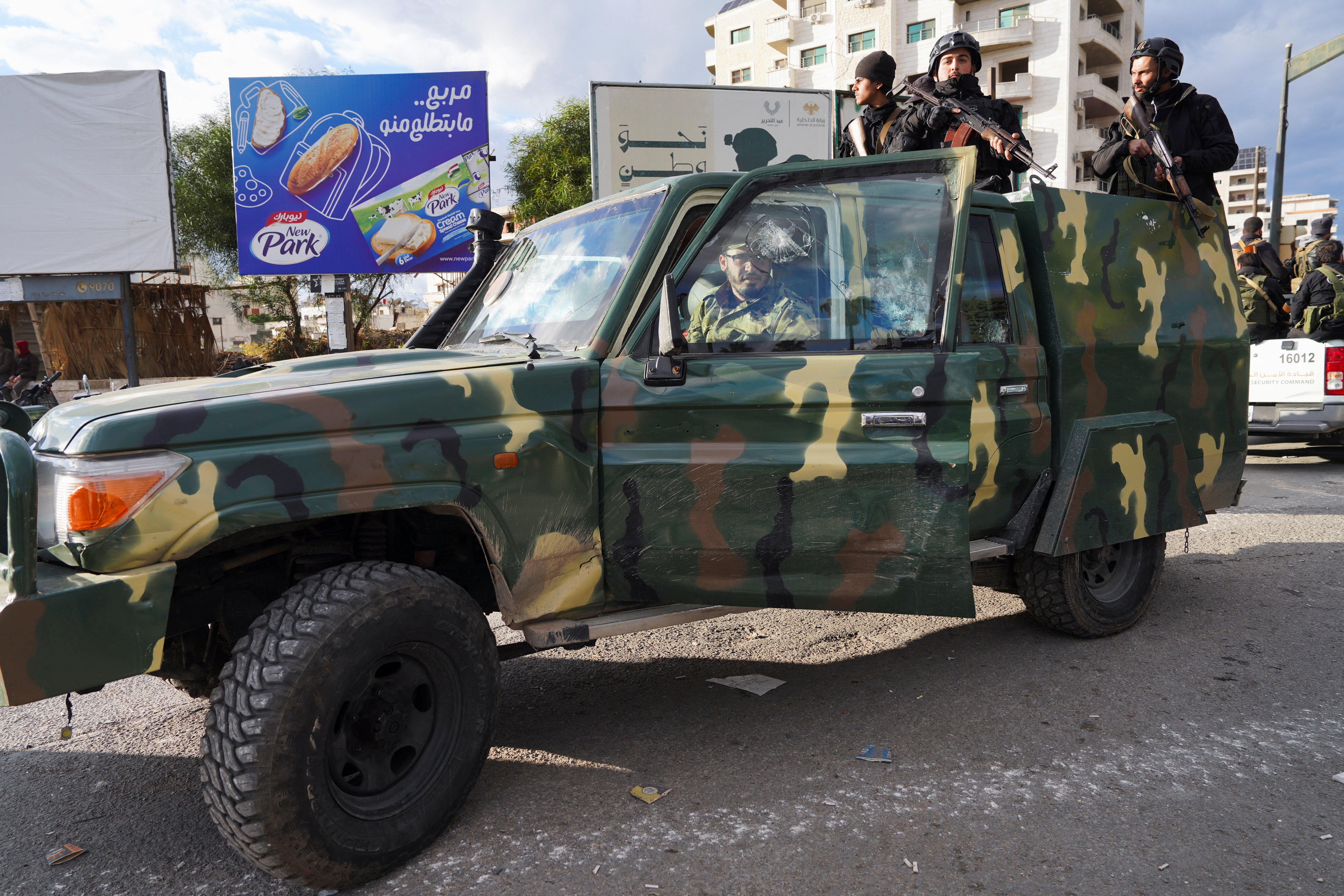 Dólar hoy en vivo: en el Banco Nación sube a $1,485 y el blue baja a $1.525