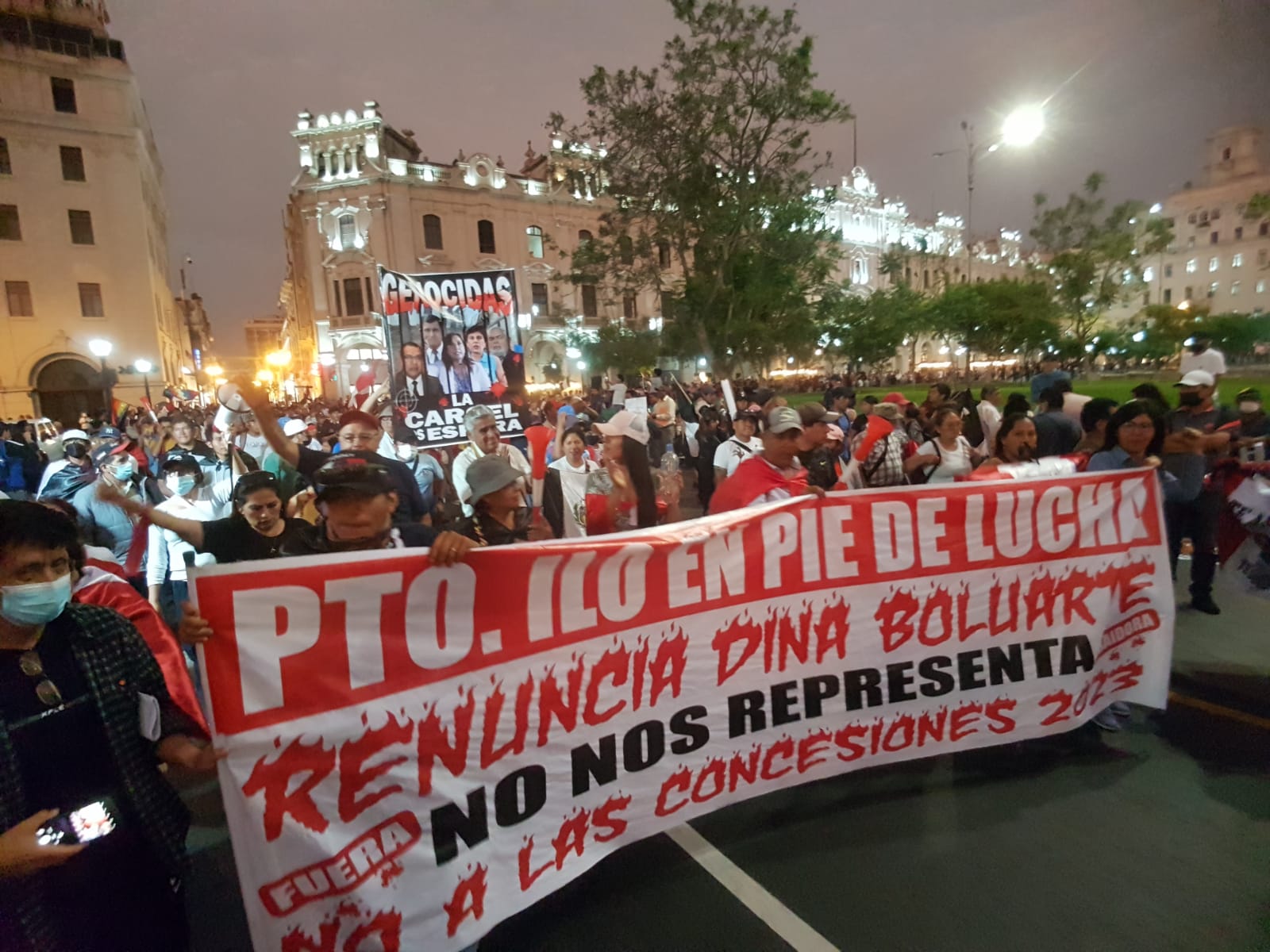 Manifestantes de Ilo, Puno, se movilizaron en las calles del Centro de Lima este último martes 17 de enero. (LR)