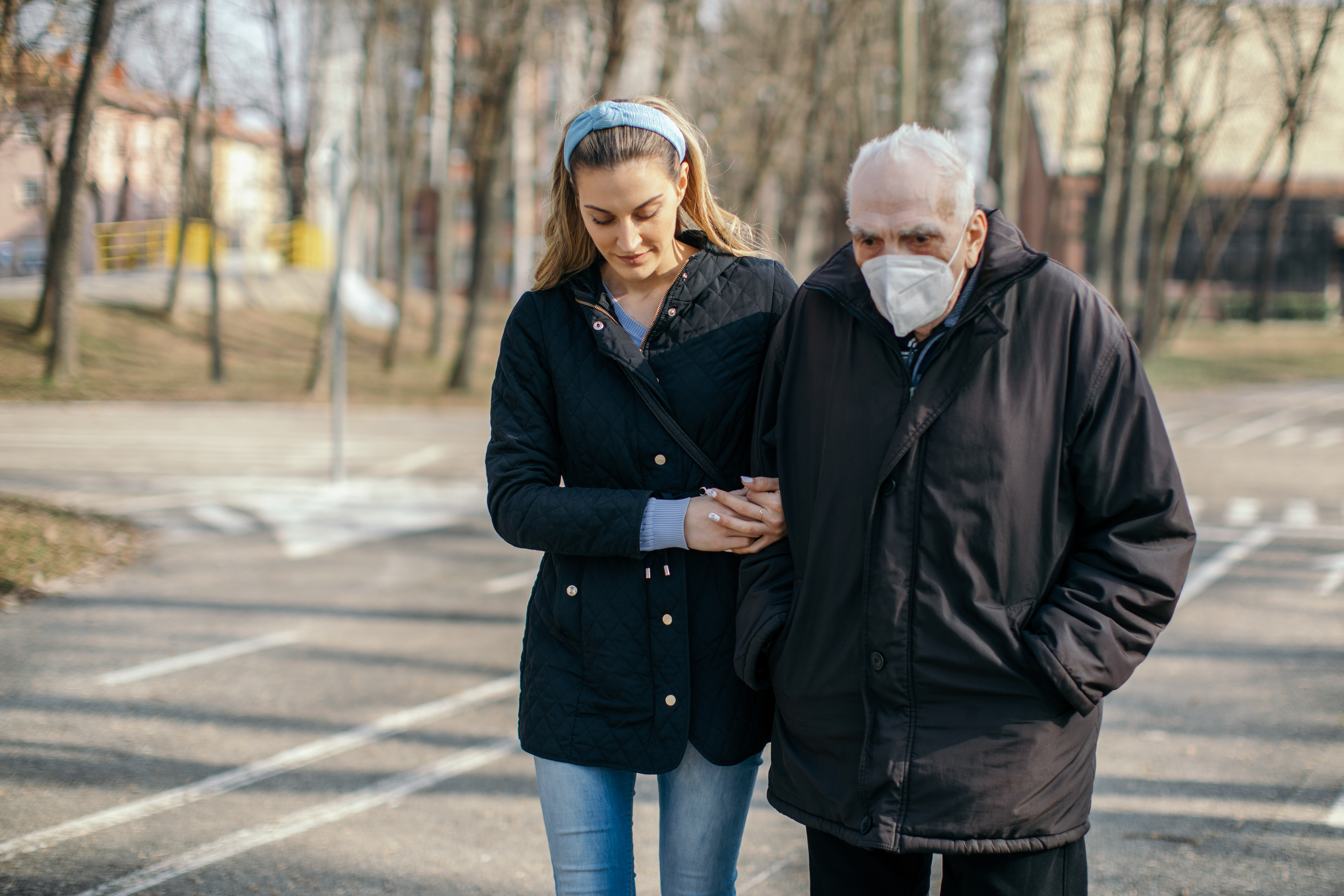 Una asociación dual entre la velocidad al caminar y la disminución de la memoria predice una demencia posterior, según encontró un metanálisis de 2020 de casi 9,000 adultos estadounidenses