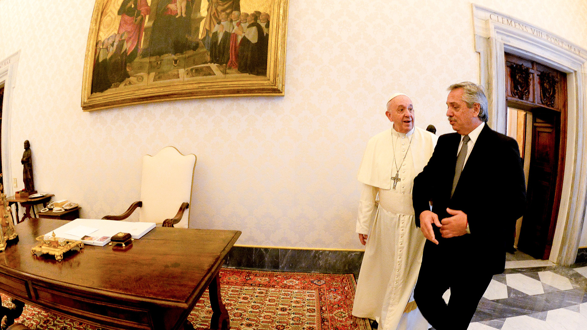 Alberto Fernández y Francisco durante su encuentro en el Vaticano