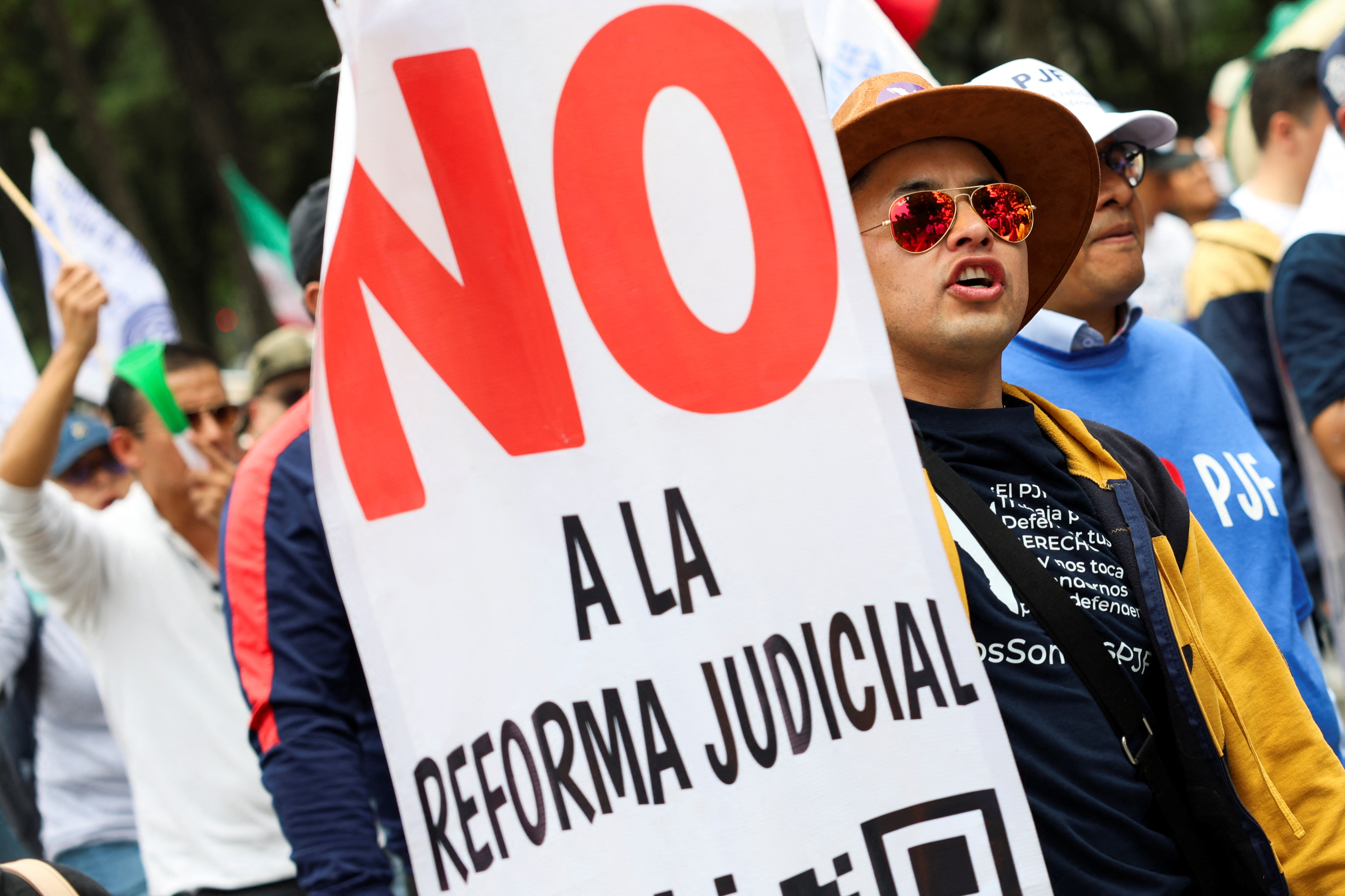 Alumnos y maestros de la UNAM que rechazan reforma al Poder Judicial  responden a AMLO: “Estamos conscientes del peligro” - Infobae