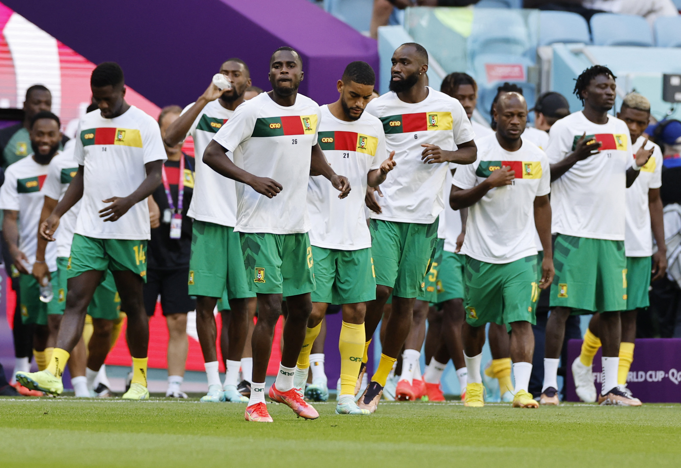 El cuadro de Camerún ya realiza trabajos precompetitivos en el estadio Al Janoub, buscan la primera victoria de una selección africana en el certamen REUTERS/Issei Kato