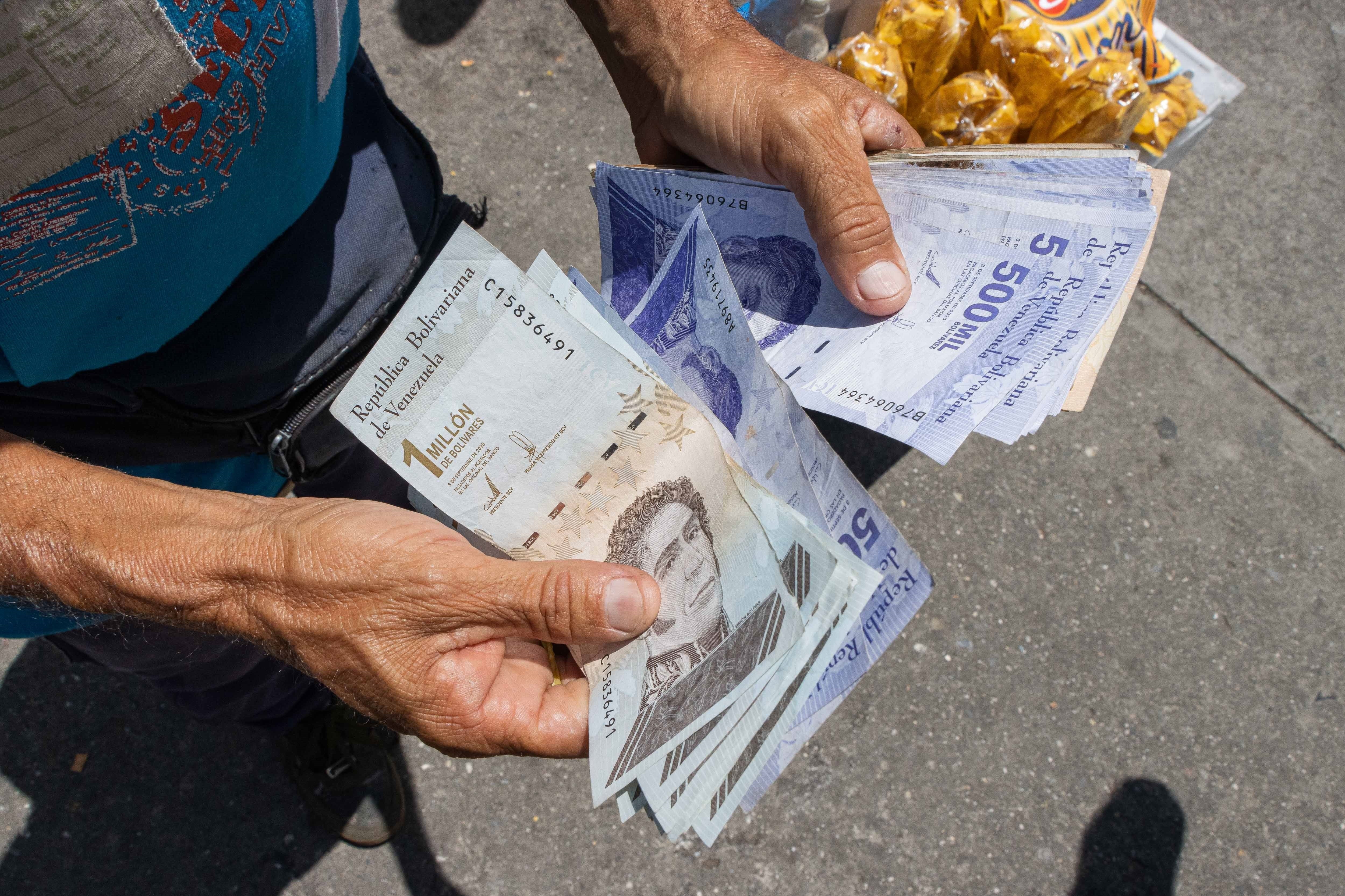 Venezuela registró en marzo pasado una inflación del 10,5% (EFE/Ronald Peña)