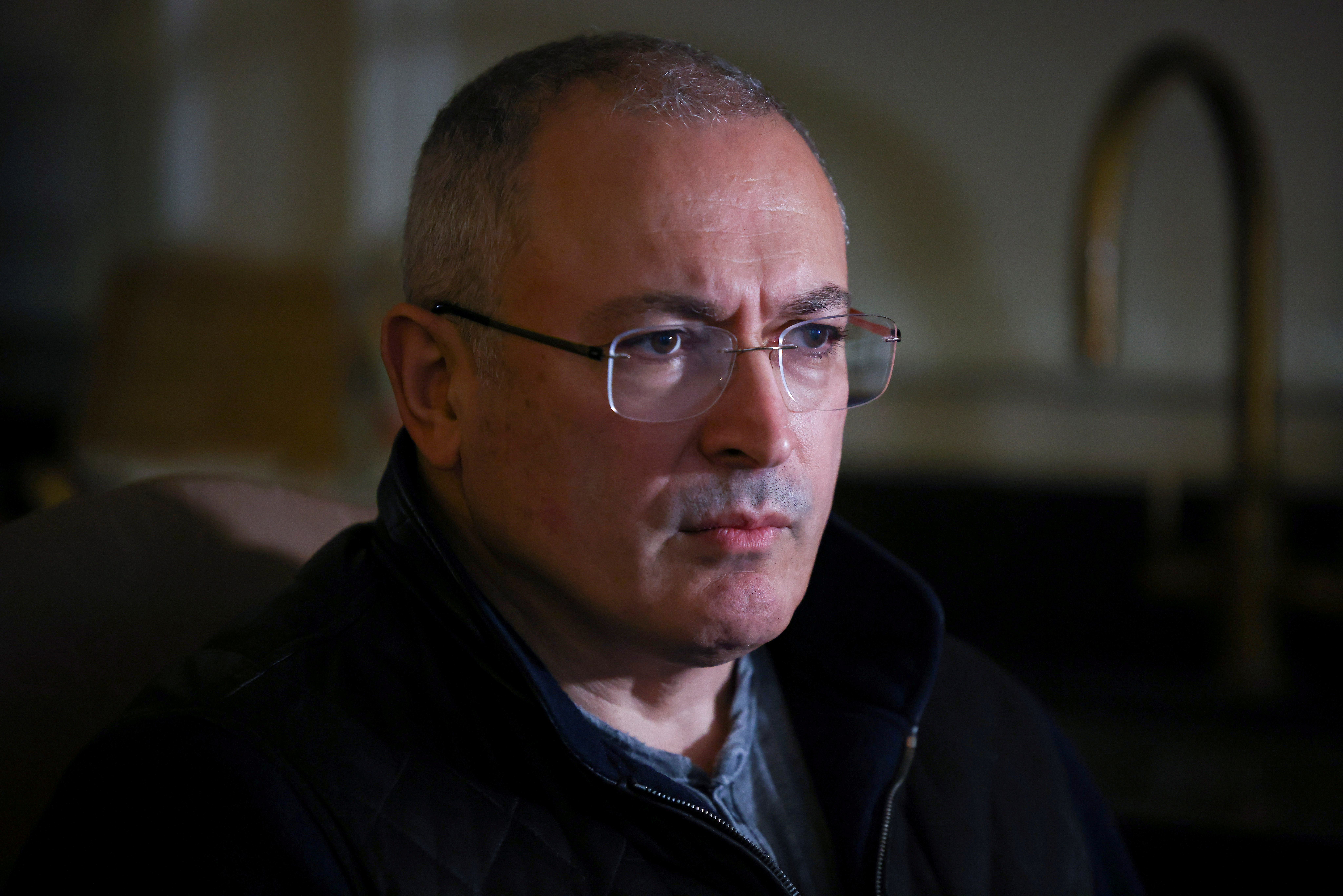 Foto de archivo del ex magnate ruso Mikhail Khodorkovsky en una entrevista con Reuters en el centro de Londres en enero de 2021 (REUTERS/Henry Nicholls)