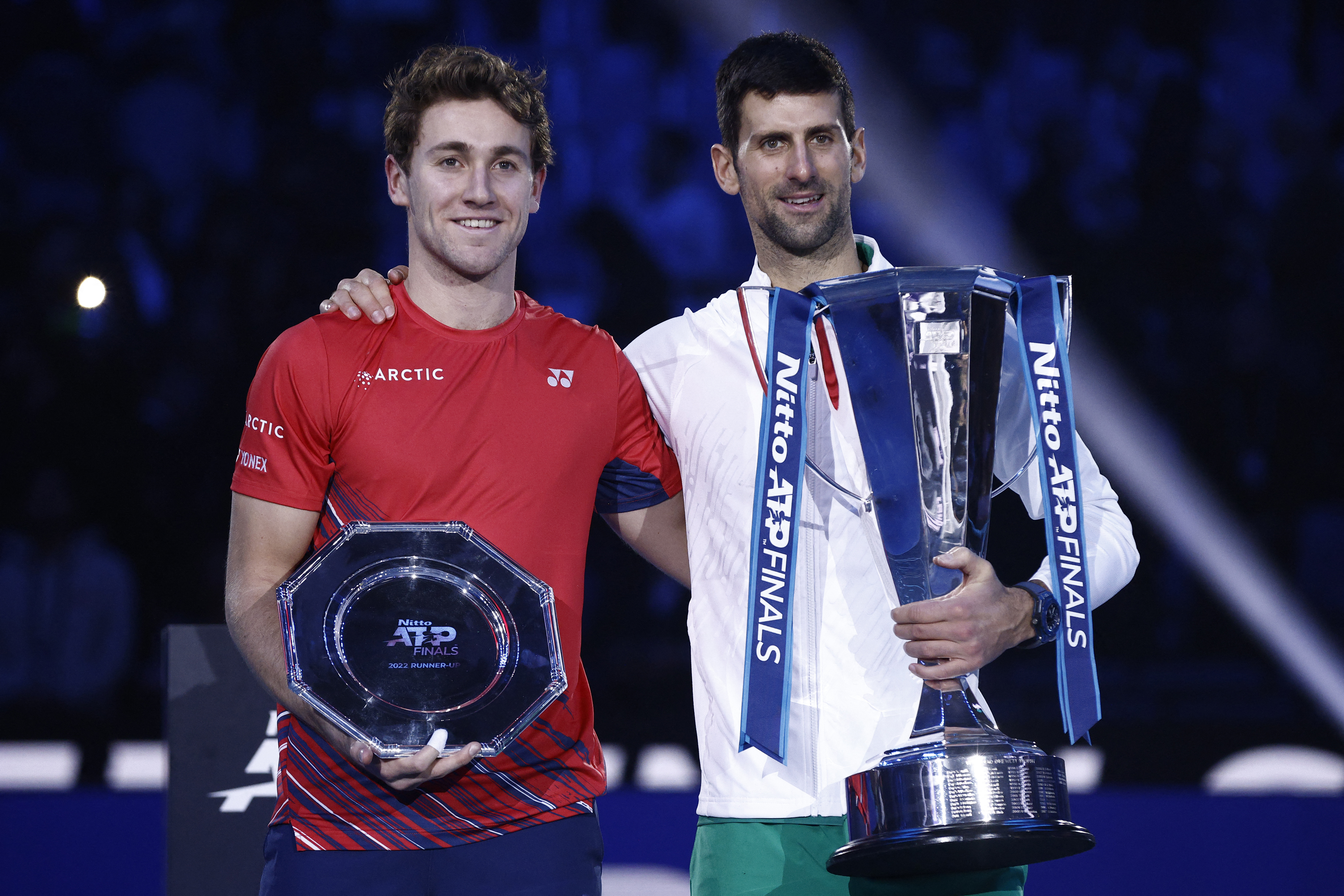 El serbio Novak Djokovic se impso al noruego Casper Ruud y se quedó con el Masters (REUTERS/Guglielmo Mangiapane)