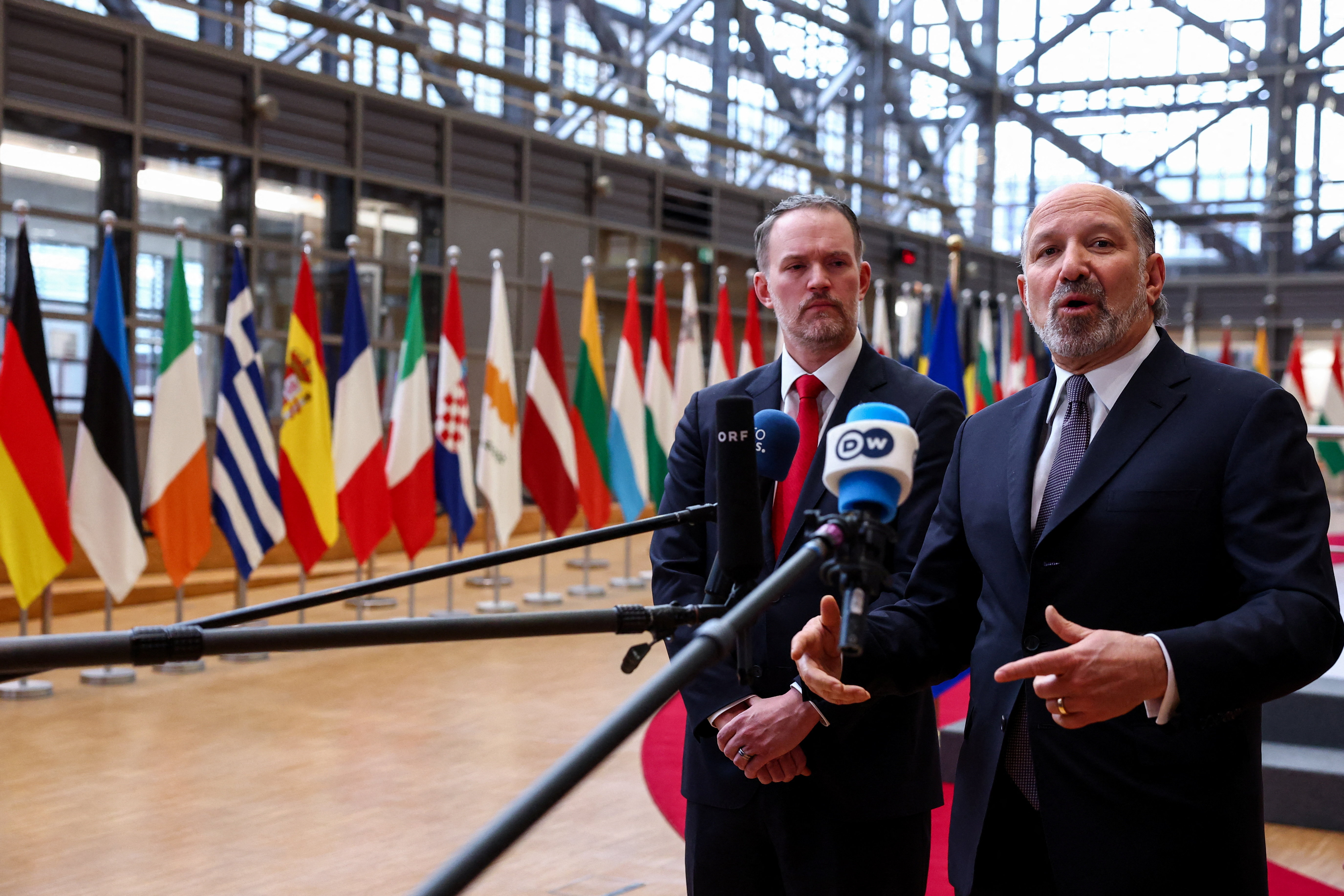 Estados Unidos plantea reducir los aranceles al acero europeo si la Unión Europea revisa las leyes digitales