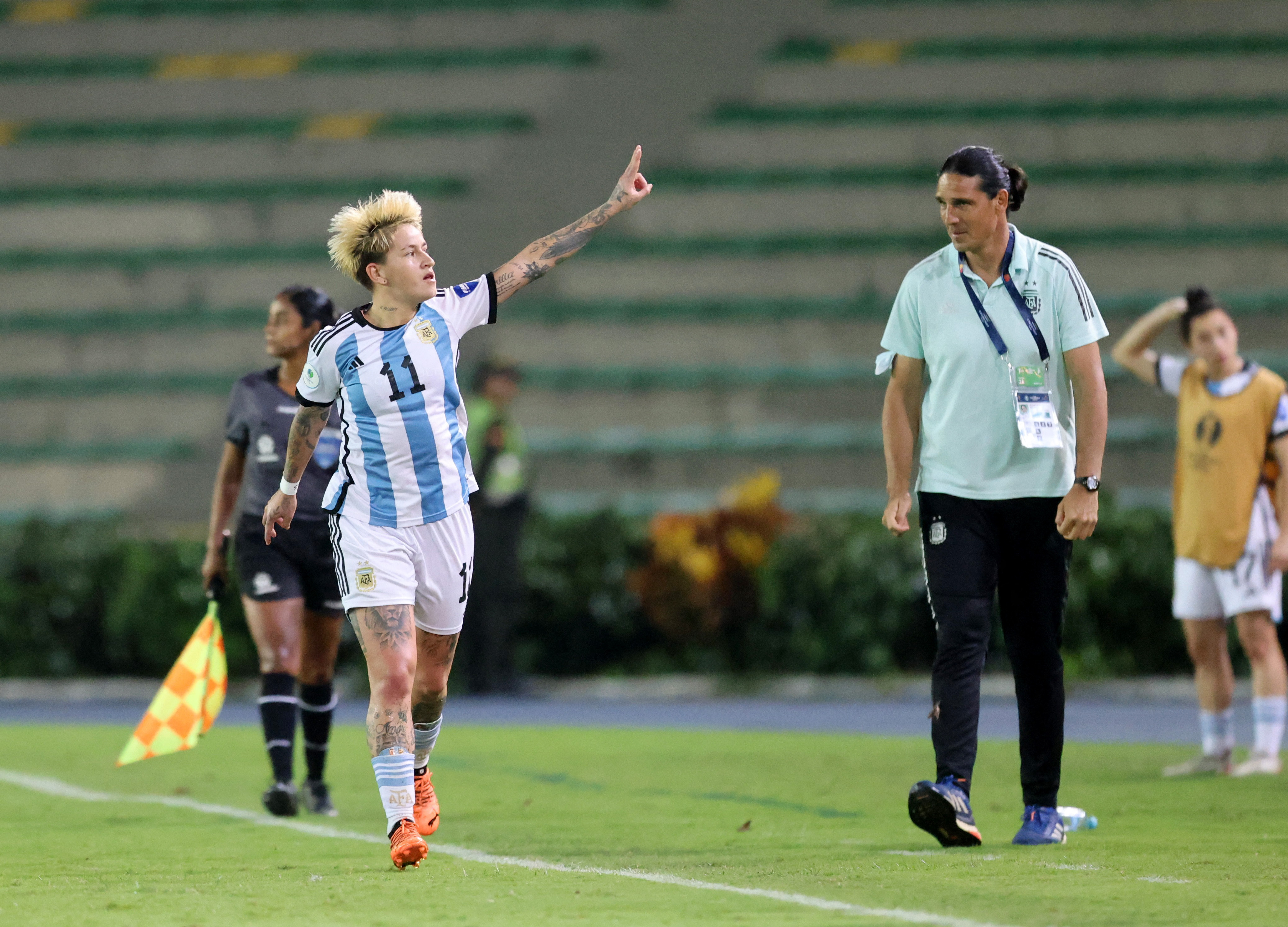 Video: En el último minuto, Argentina le remontó a Paraguay y consiguió un cupo directo al mundial femenino 2023