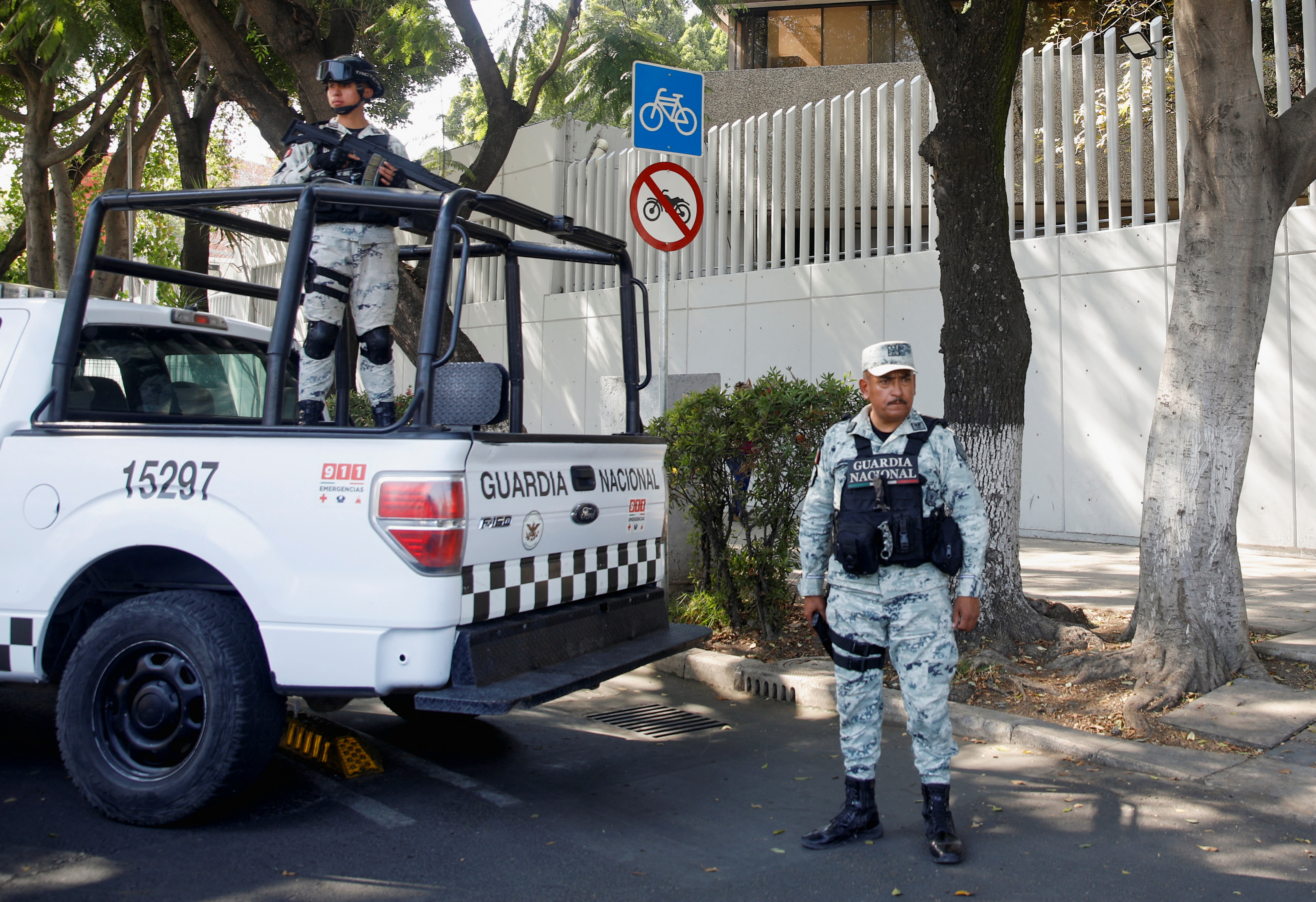 Miembros de la Guardia Nacional implementaron un operativo en el perímetro de la FEMDO (REUTERS/Raquel Cunha)