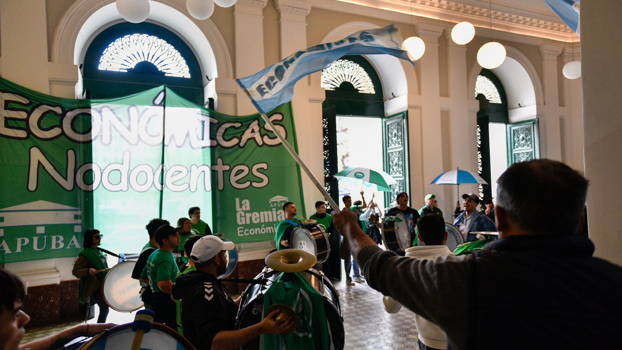 Financiamiento Universitario: la Justicia suspendió las multas al Gobierno por la actualización de los salarios docentes