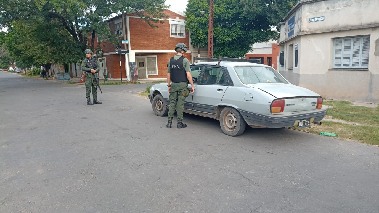 Inicio del operativo dinámico de saturación en Rosario: barrio Los Pumitas de Emplame Graneros.