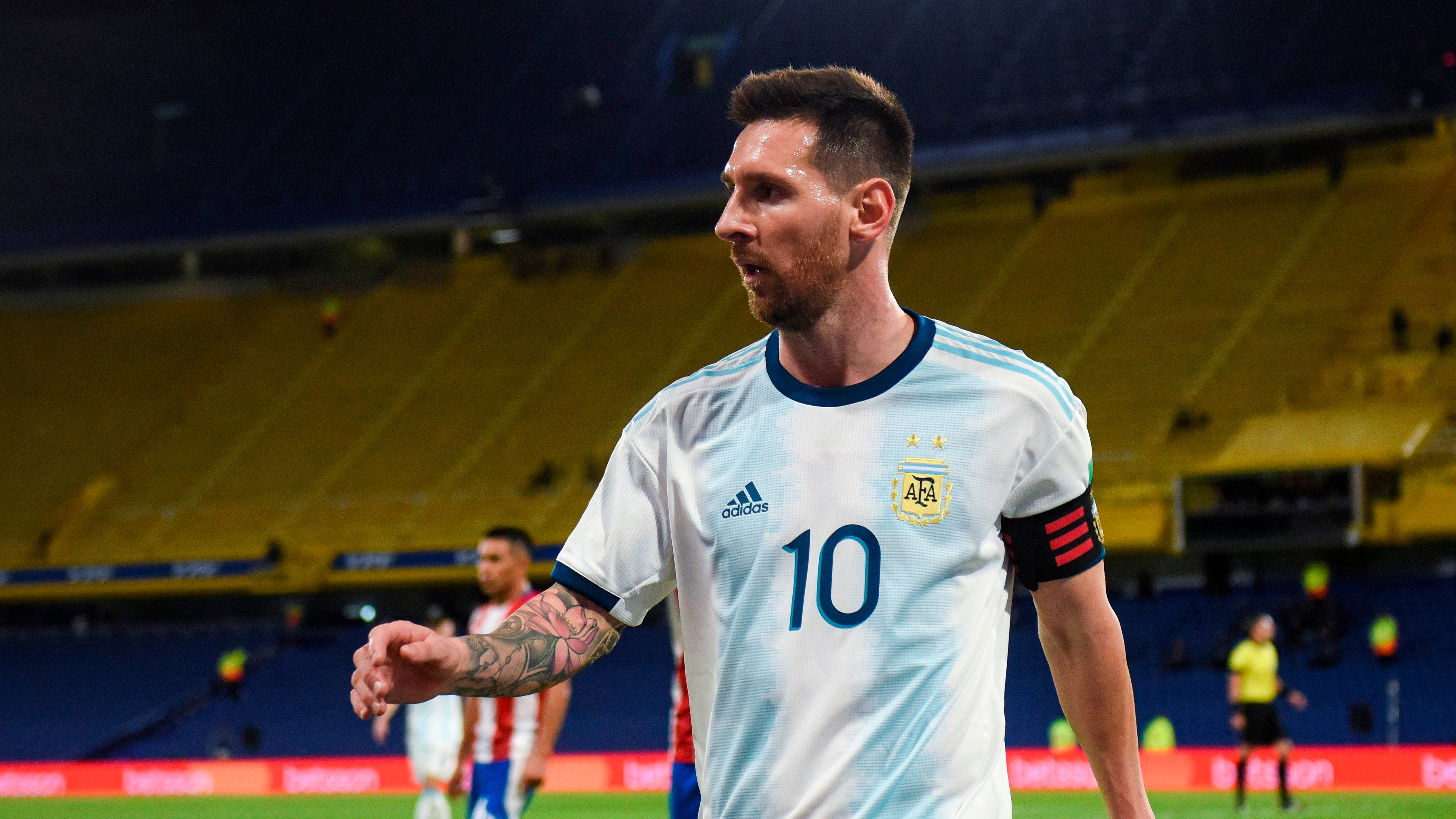 Lionel Messi, durante un partido de las Eliminatorias Sudamericanas para el Mundial de Catar 2022 entre las selecciones de Argentina y Paraguay en el estadio La Bombonera en Buenos Aires (Argentina). EFE/Marcelo Endelli
