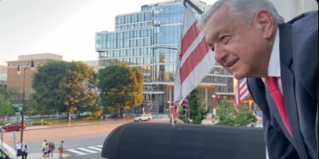 AMLO fue vitoreado en la capital de EEUU (Foto: Twitter/@lopezobrador_)