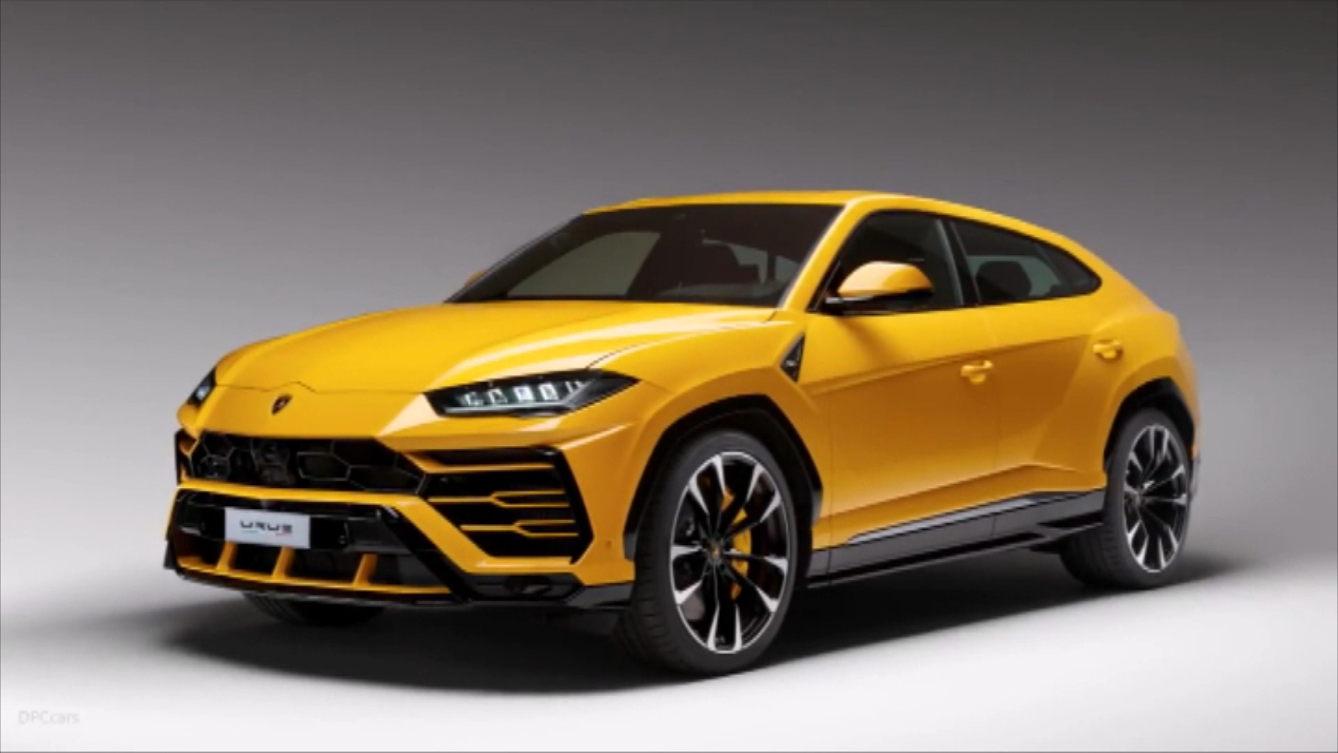 There will also be a hybrid version of Lamborghini's best-selling car, the grand SUV Urus, but not 100% electric in the plans for now
