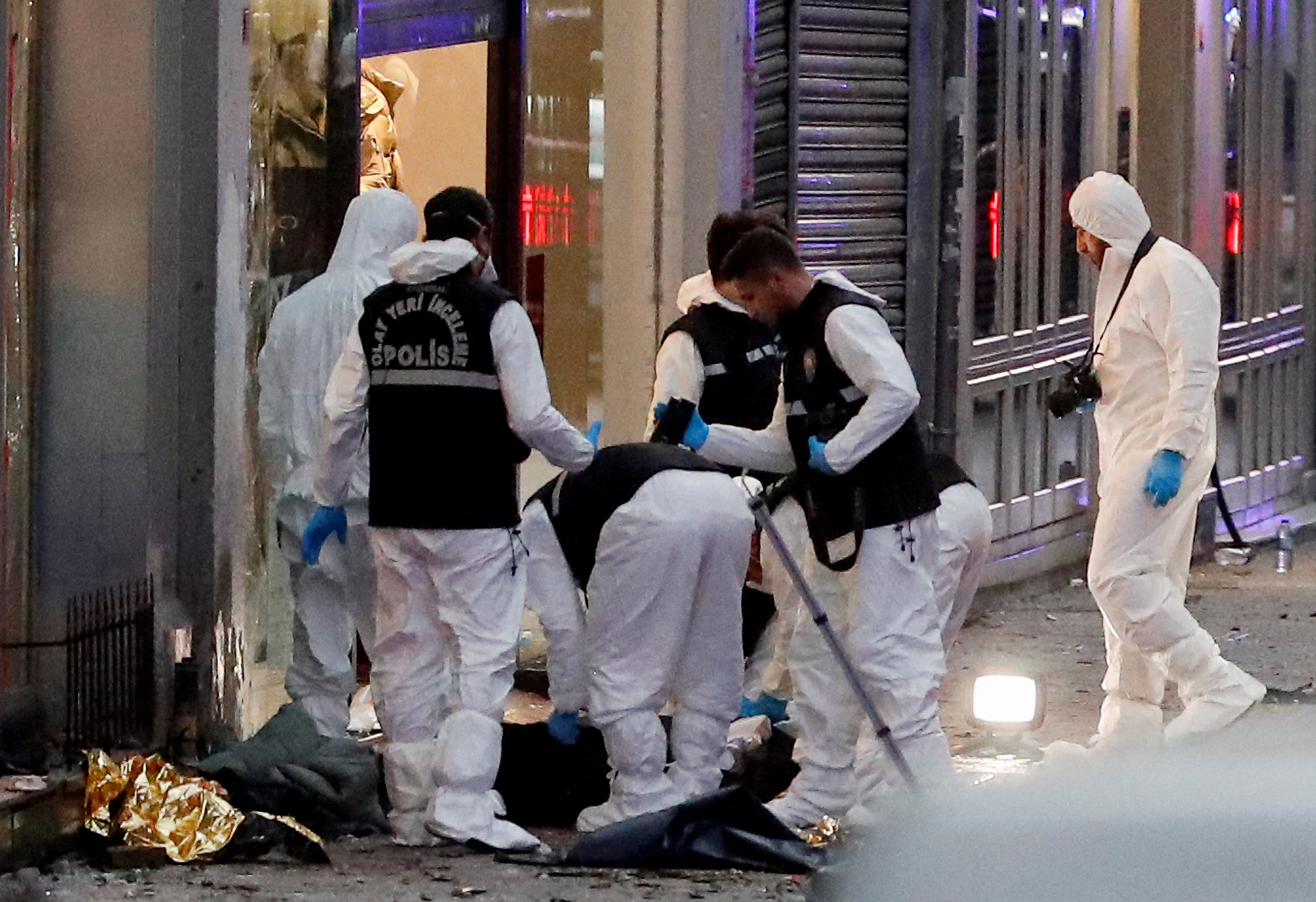 Las autoridades investigan el atentado perpetrado en Estambul (REUTERS/Kemal Aslan)