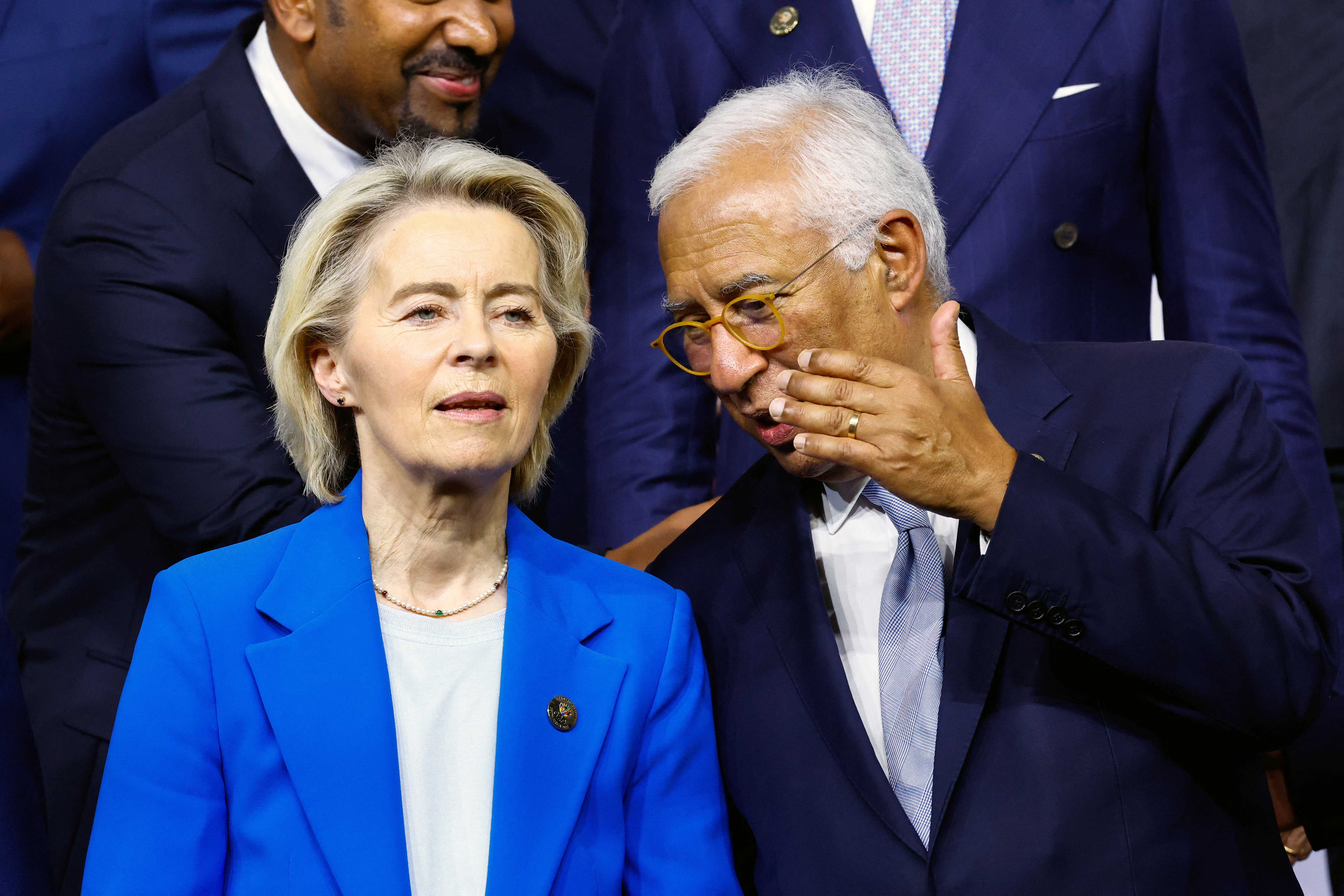 Líderes de la Unión Europea se reúnen en Bélgica para debatir cómo reforzar su economía ante la presión de EEUU, Rusia y China