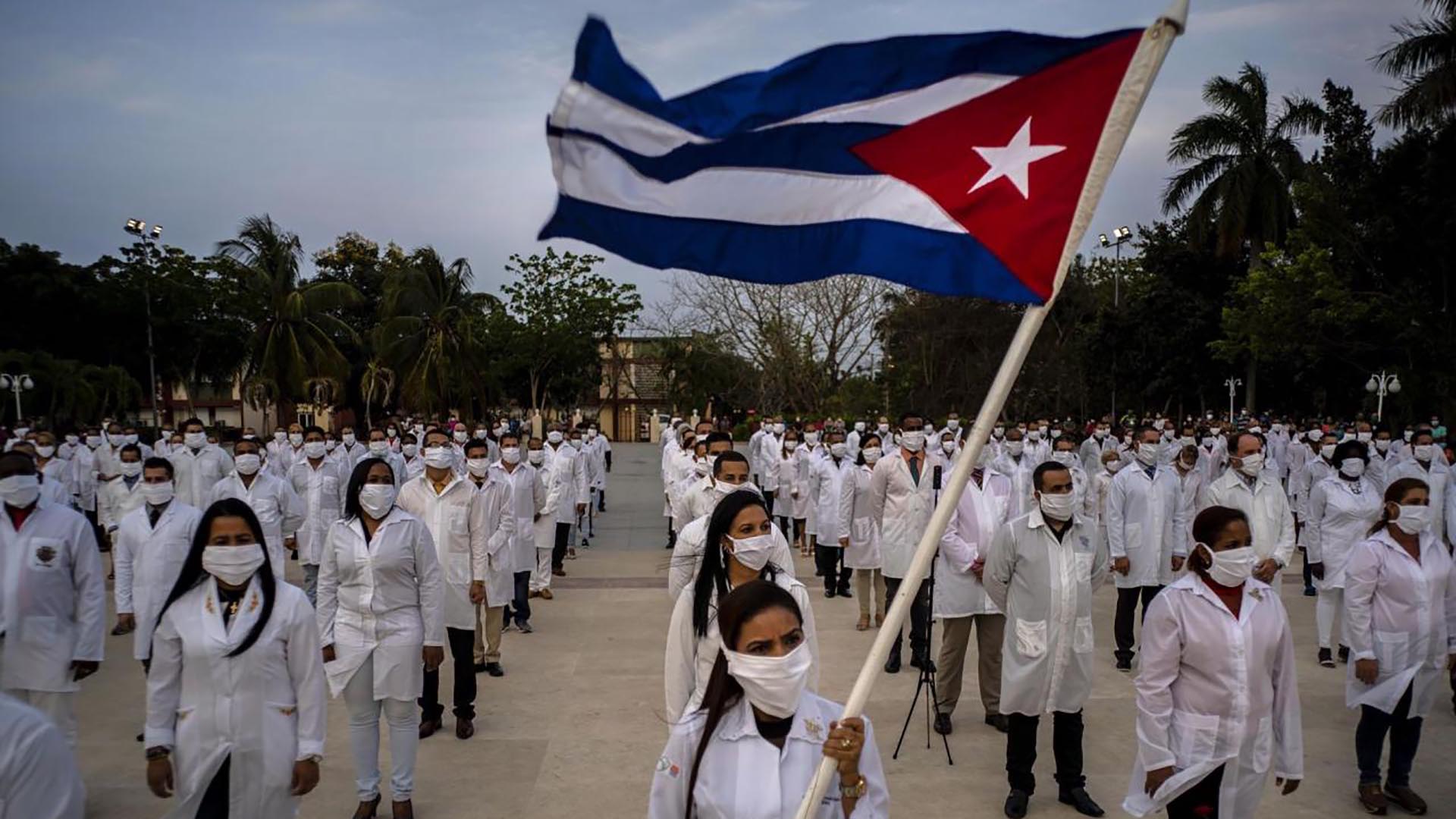 AMLO insistió en la contratación de médicos cubanos. (Foto:AP)