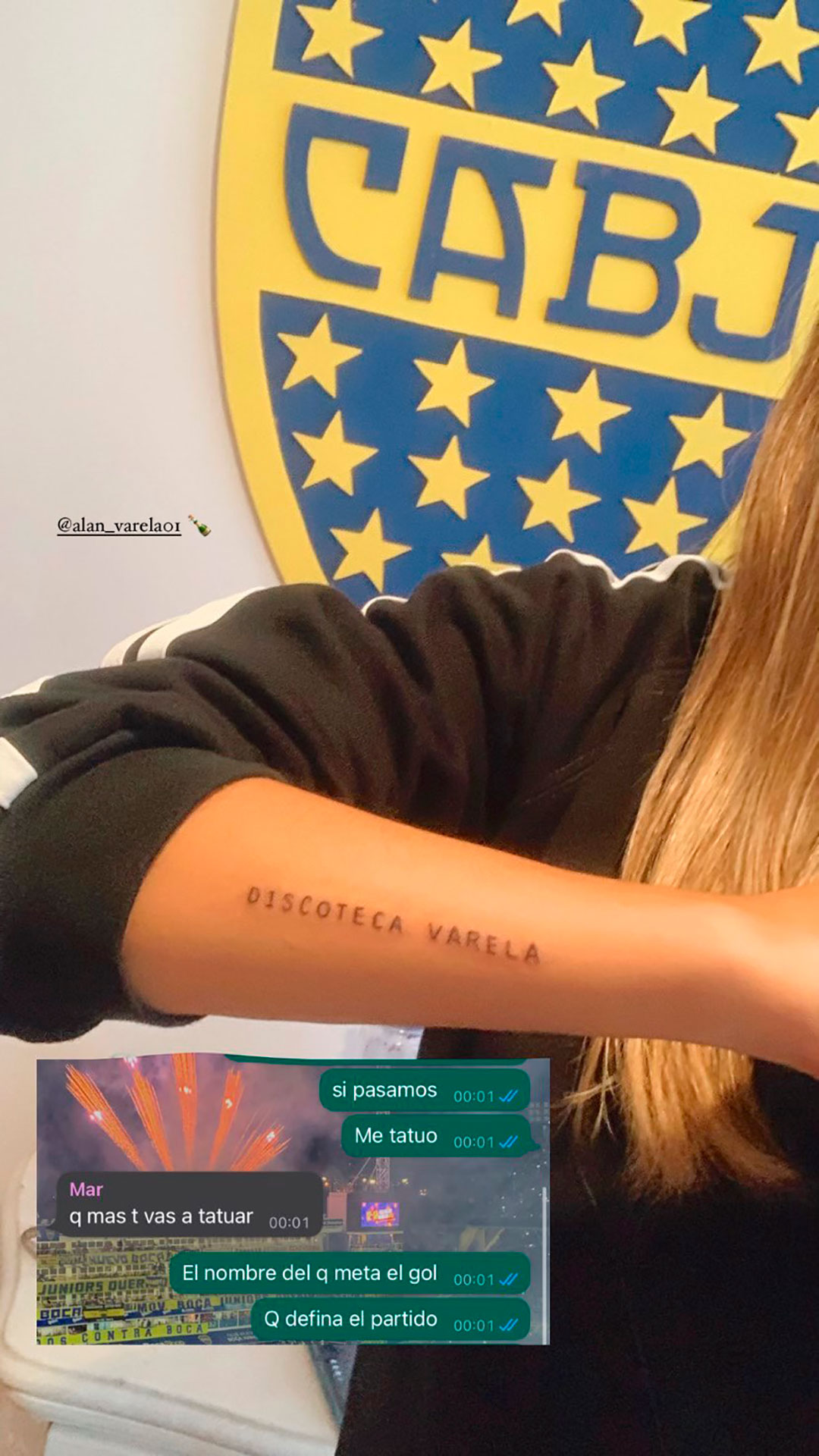 El psoteo de la fanático de Boca con el tatuaje que se hizo tras el gol de Varela