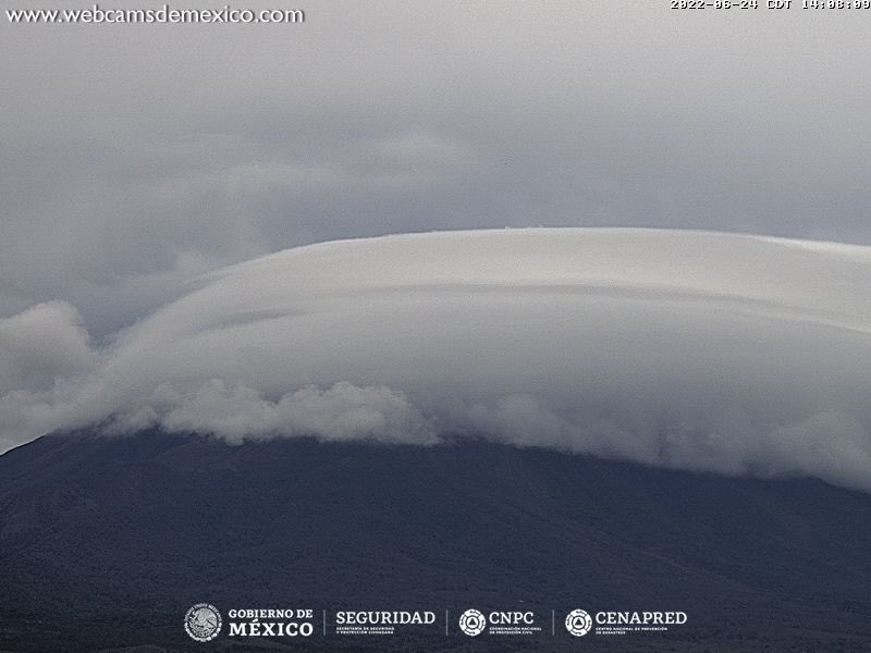 Como si fuera un ovni, nube lenticular se situó sobre la cima del Volcán de Fuego: qué es este fenómeno