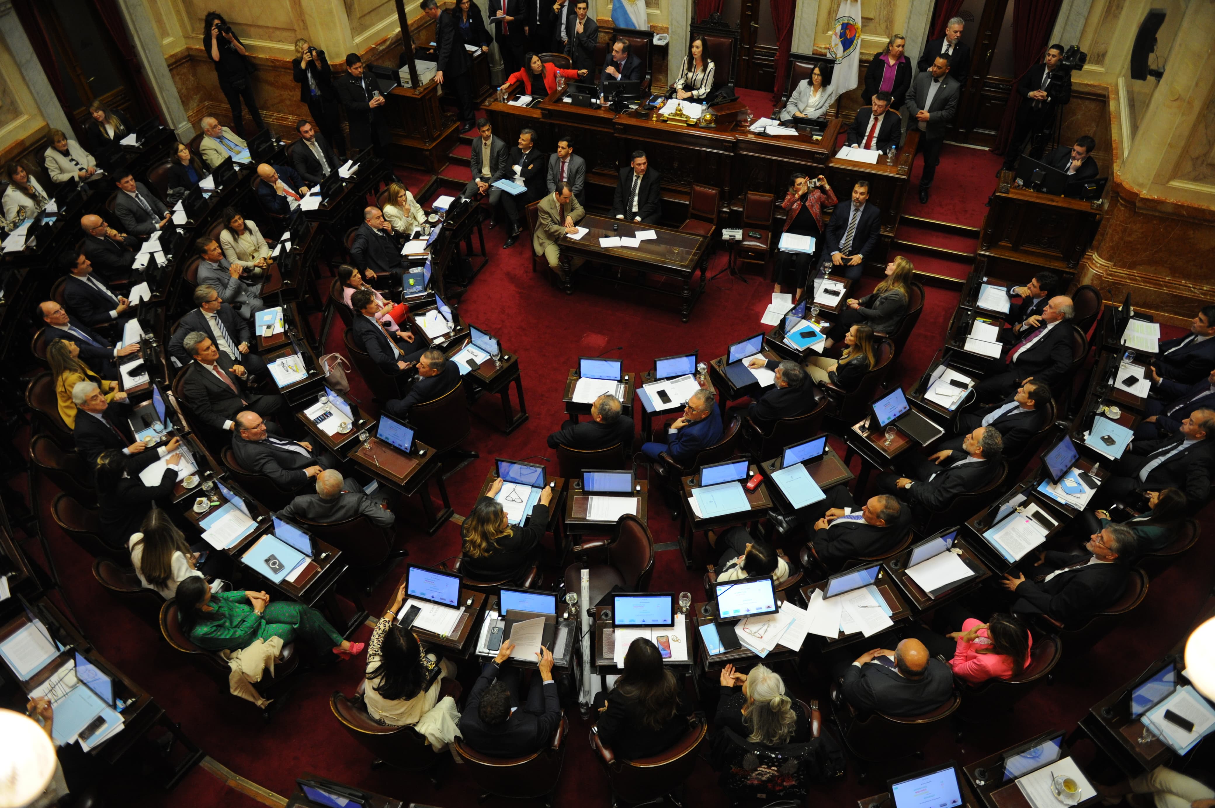 Las vacaciones de Paredes y su familia en el “hogar de Papá Noel”: la parada en Roma que generó expectativas en Boca