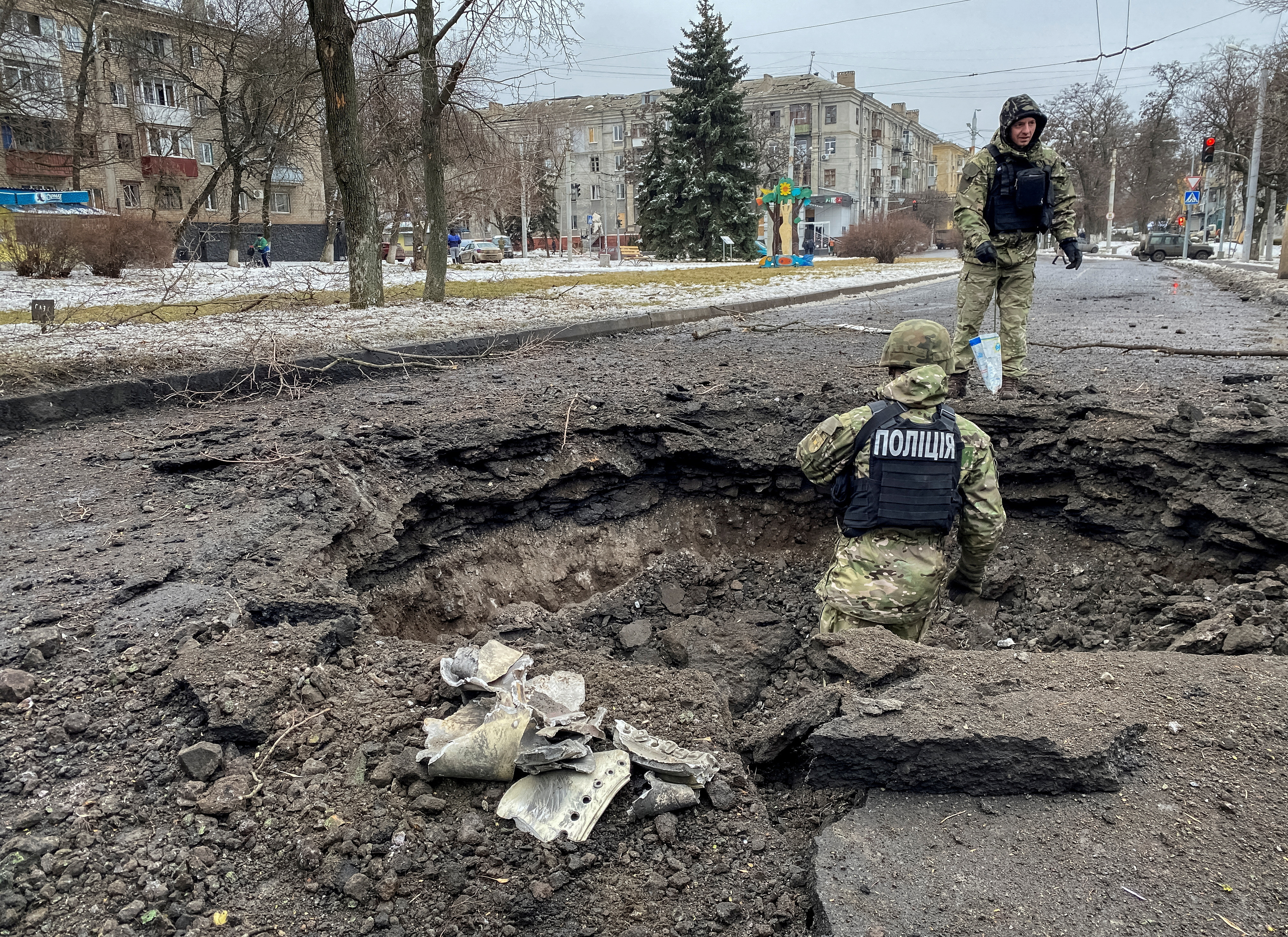 Zelensky también alertó sobre la situación actual en el este de Ucrania, que clasificó como “difícil” y denunció nuevos ataques de Moscú. (REUTERS)