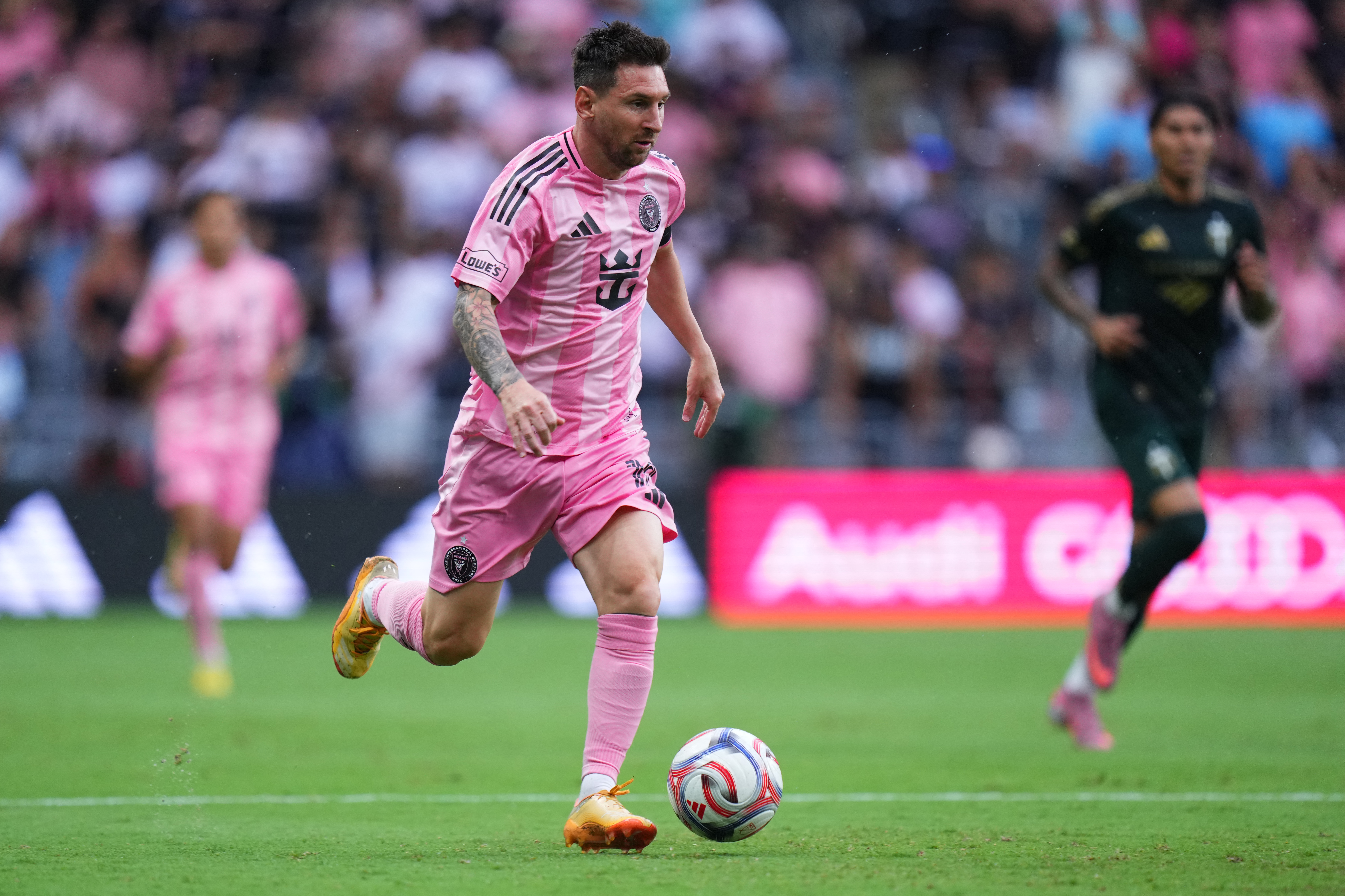 Con una gran actuaci&oacute;n de Messi, Inter Miami venci&oacute; 2-0 a Portland Timbers y consigui&oacute; el primer triunfo en su nuevo estadio