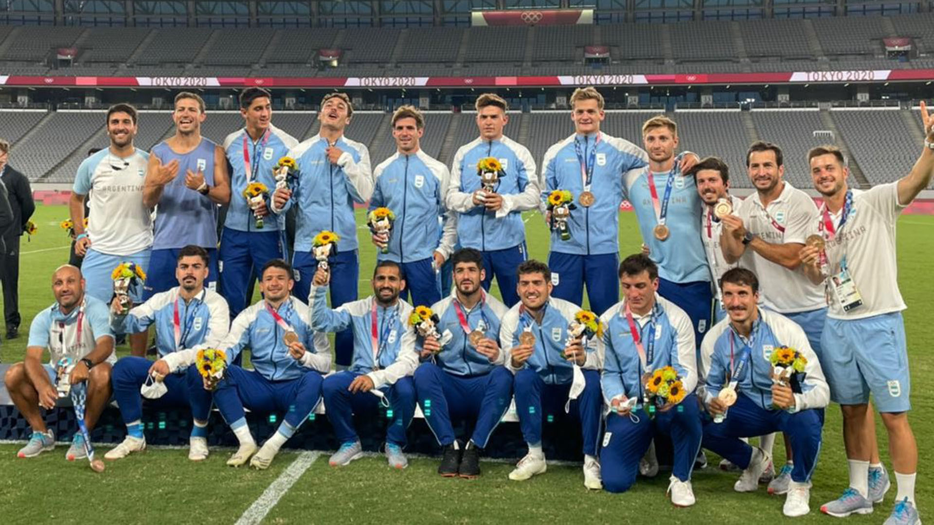Los Pumas 7 retornaron al país tras conquistar la medalla de bronce en Tokio: “Sin sacrificios no hay logros”