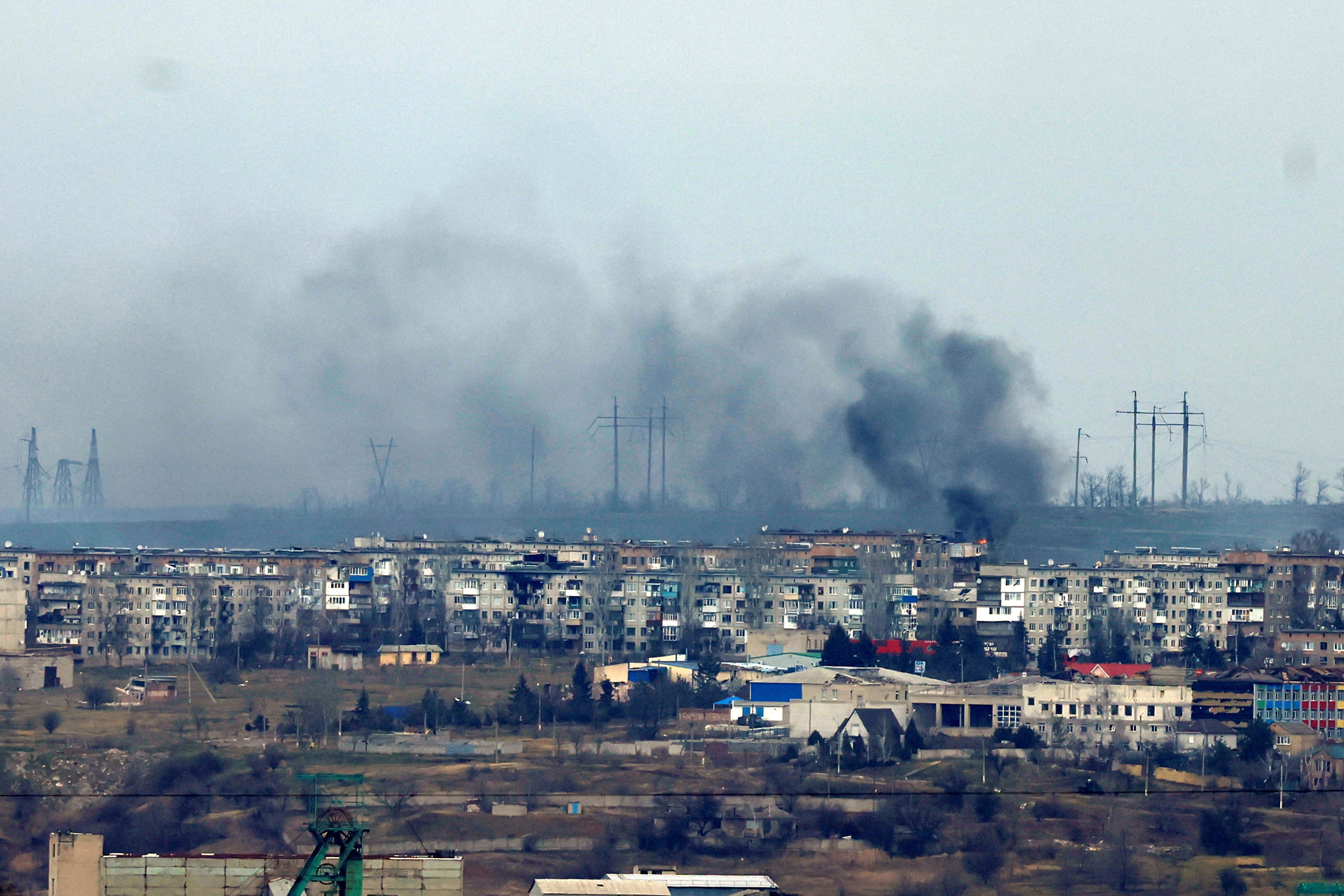 Smoke in the city of Solidar, Russia's goal in recent days (Reuters/Clauda Kilkoen)
