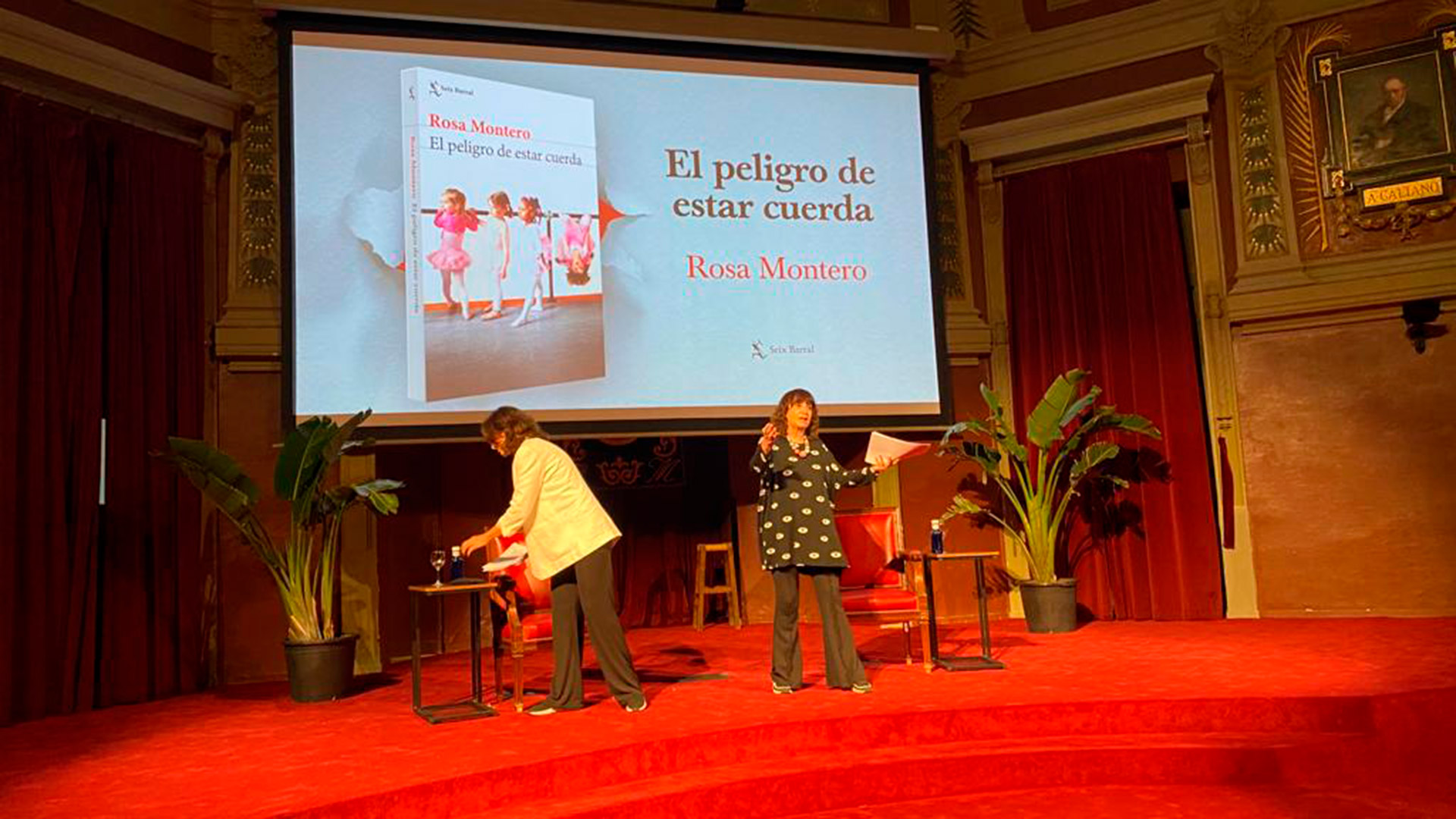 En Madrid. Rosa Montero hace un espectáculo para presentar sus libros. 