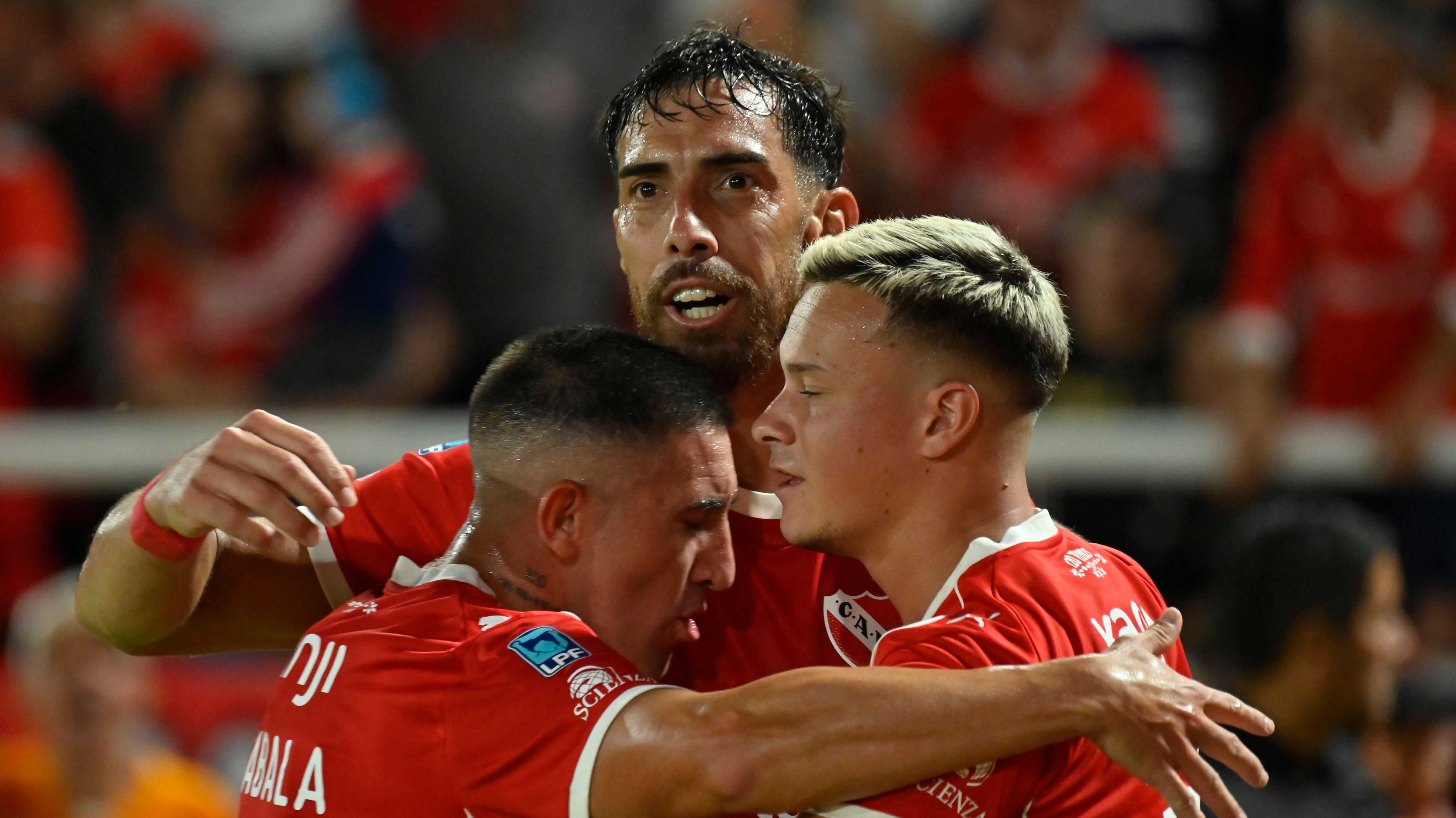 Una niñera brasileña fue condenada a diez años de prisión en Estados Unidos por planear y ejecutar un doble asesinato junto a su empleador