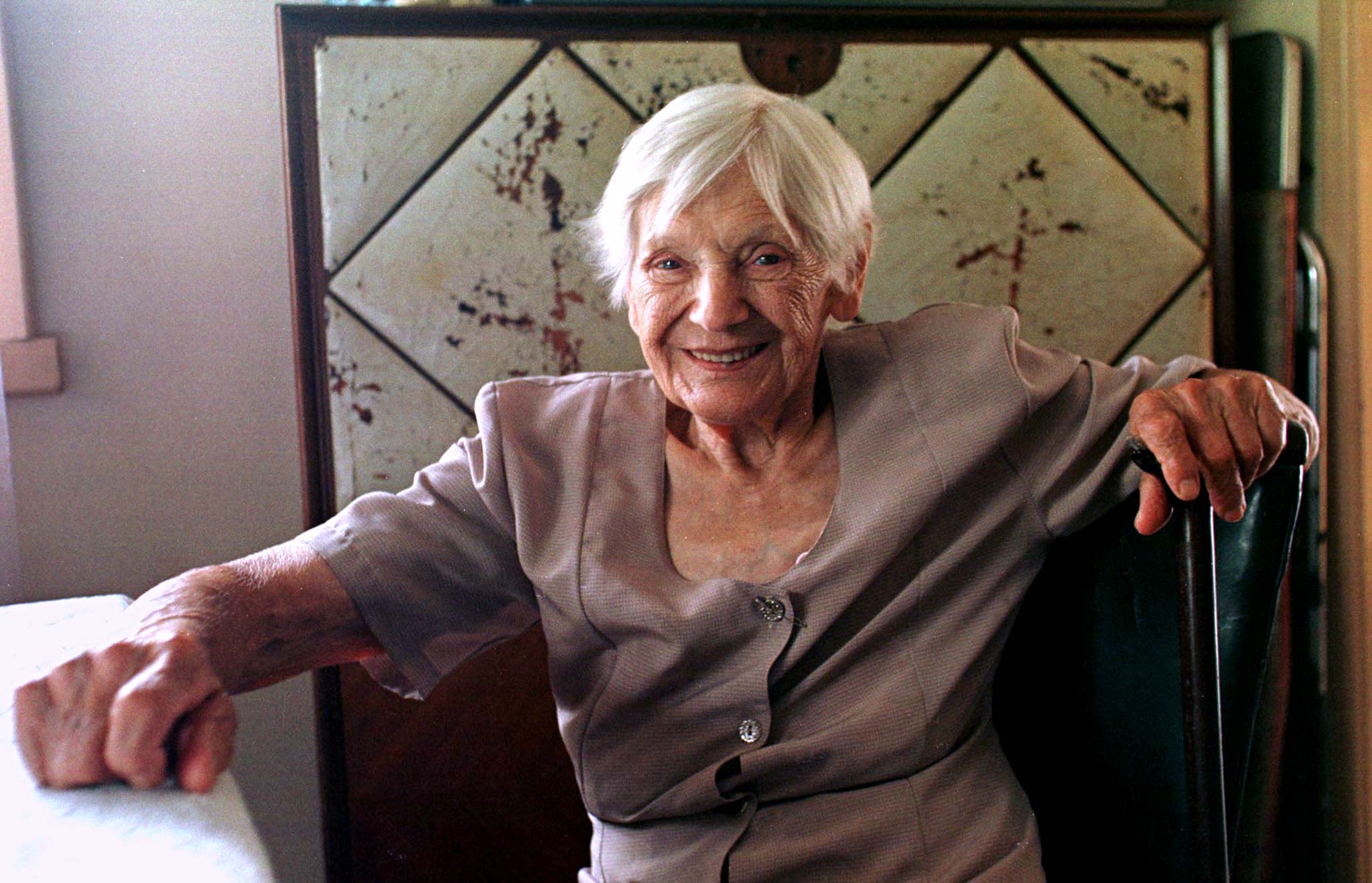Emilie Schindler, la viuda de Oskar, vivió durante muchos años en Argentina. Cuando se dio a conocer la historia de su marido, ella fue una voz autorizada para contar los hechos (REUTERS/Rickey Rogers)