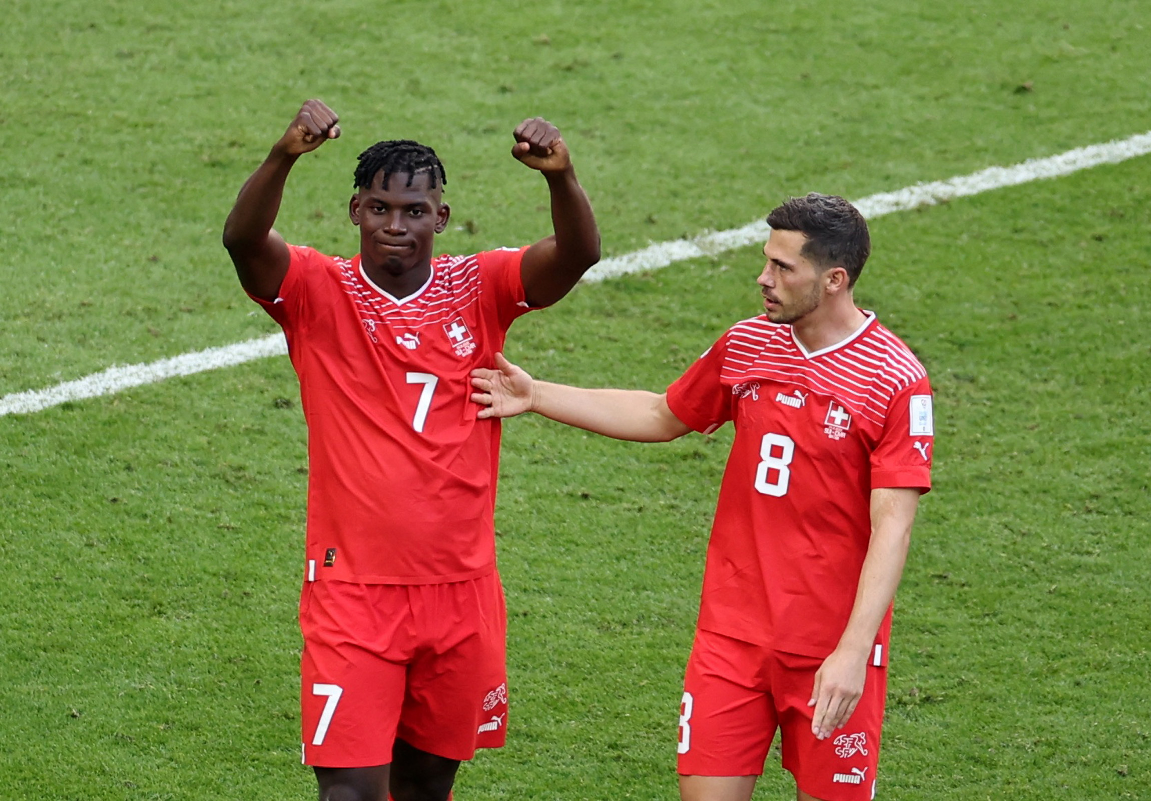 Suiza celebra su primera victoria en el Mundial Qatar 2022. REUTERS/Marko Djurica