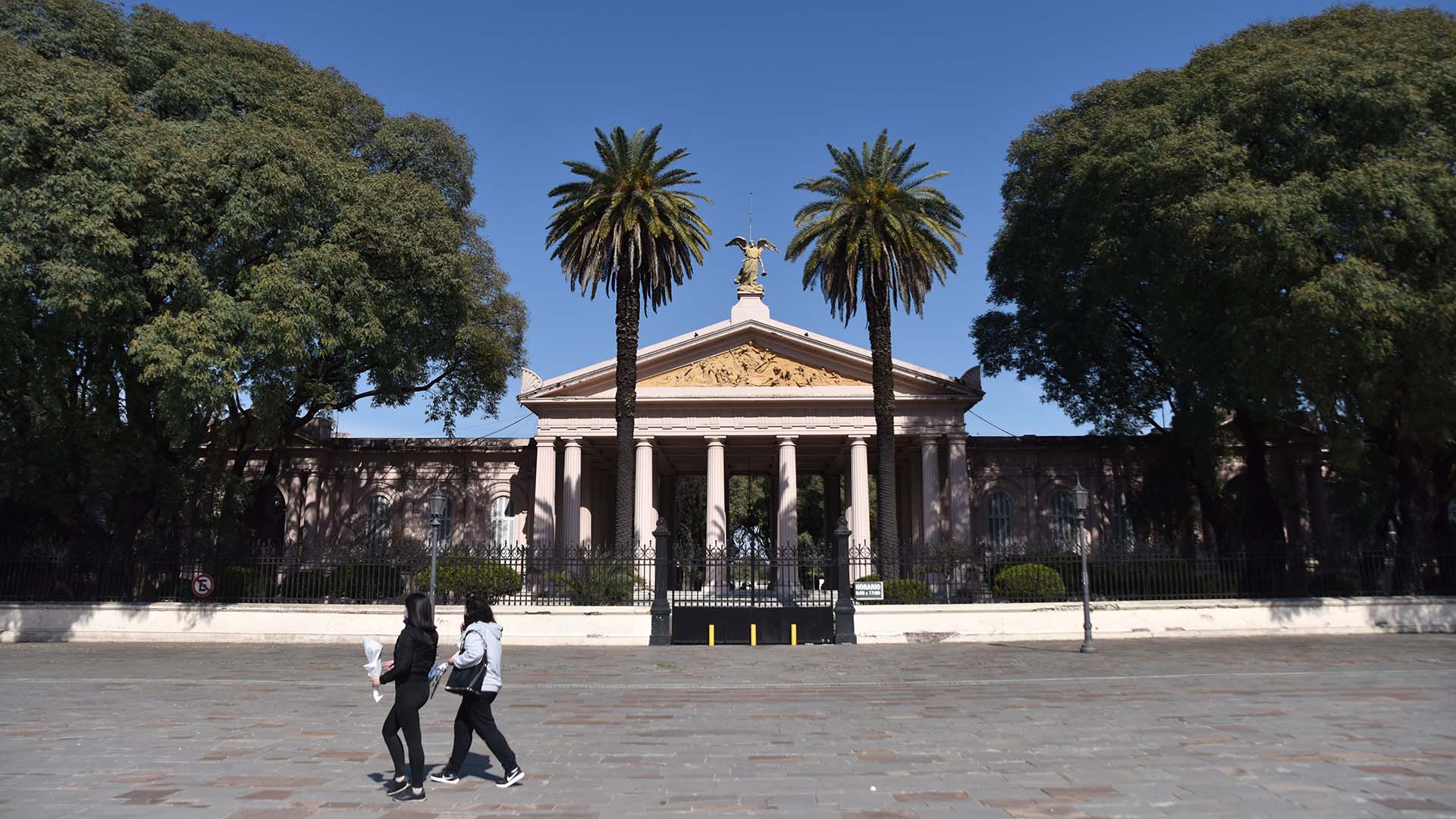 El cementerio de Chacarita fue unos de los tres que reabrió para visitas