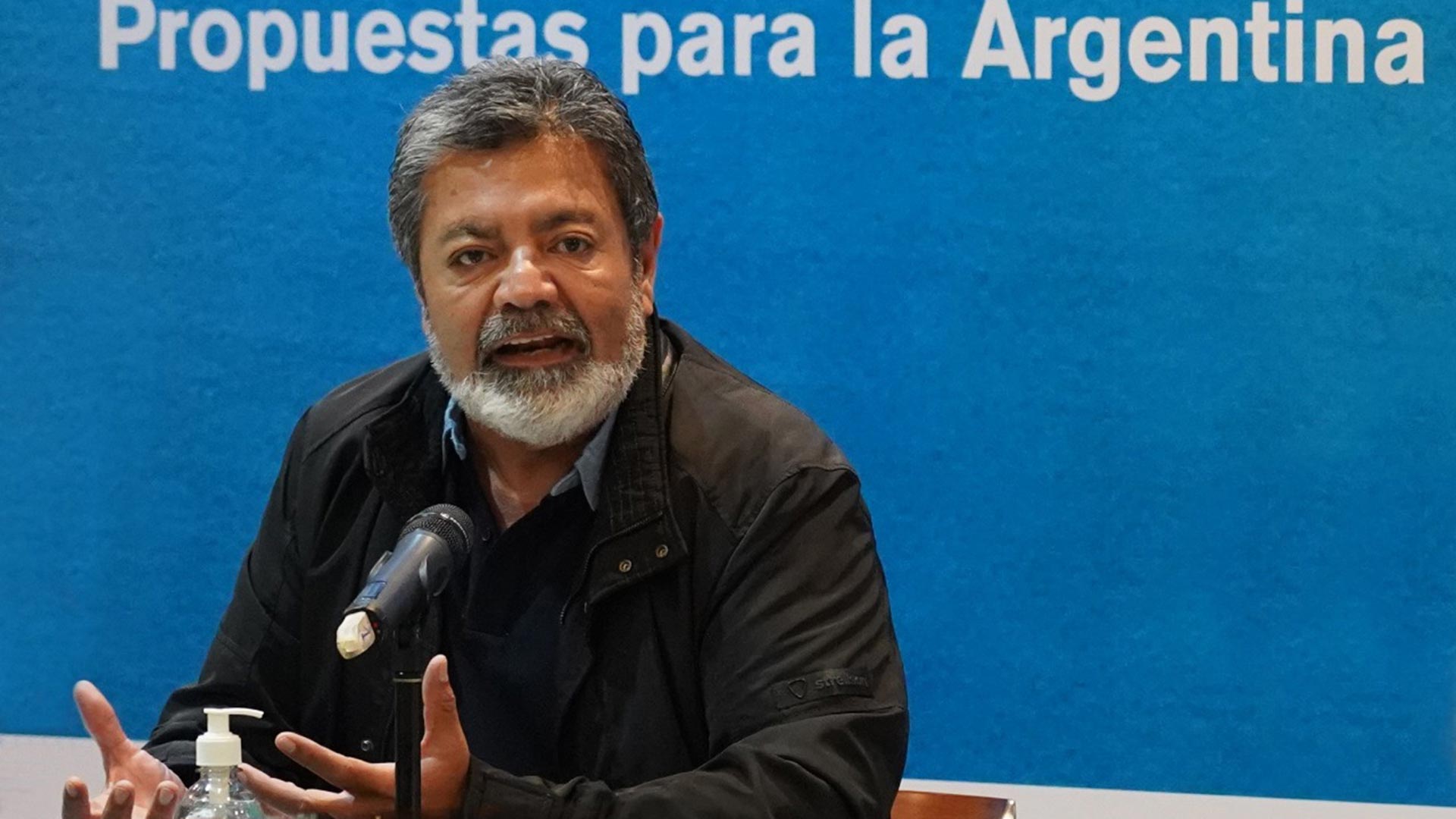Gerardo Martínez, titular de la UOCRA, fue uno de los sindicalistas que participó de la organización de la reunión con los gobernadores 