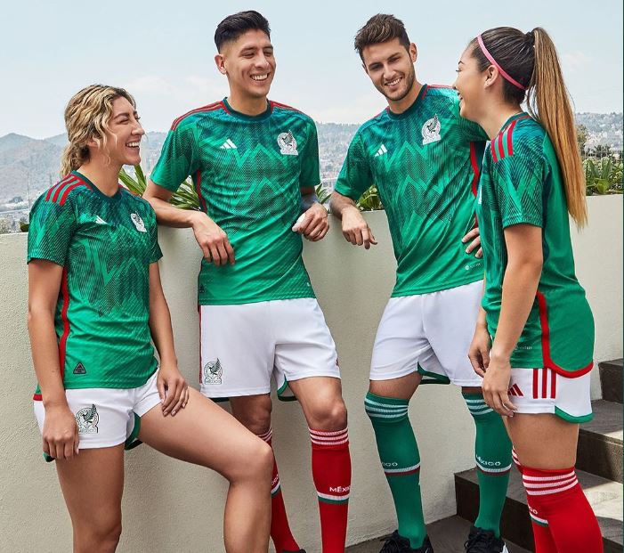 Así es el jersey de la Selección Mexicana para el Mundial de Qatar: regresó el verde y con el escudo polémico presente (Foto: FMF/ADIDAS)